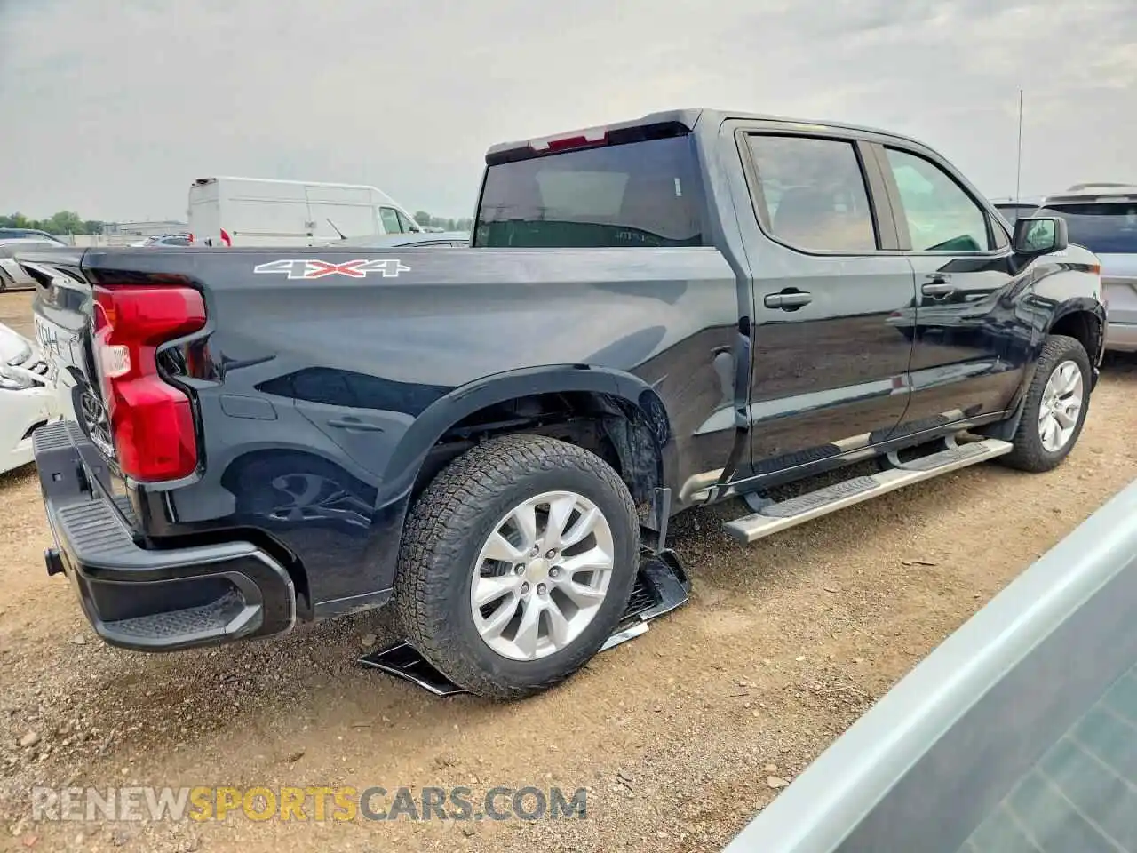 3 Photograph of a damaged car 3GCUYBEF8MG143203 CHEVROLET SILVERADO 2021