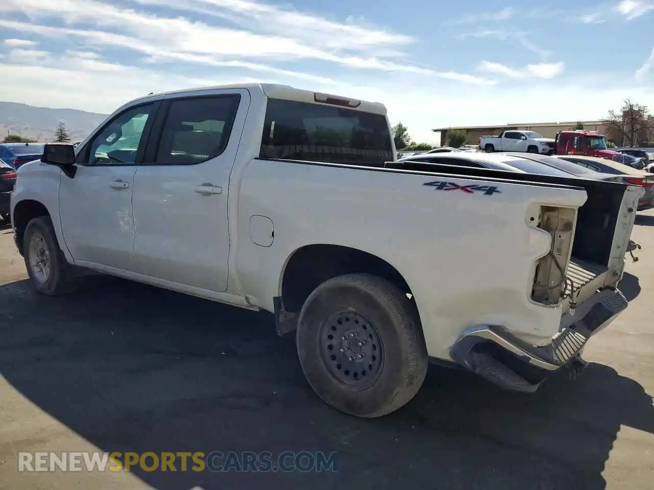 2 Photograph of a damaged car 3GCUYDET2MG445037 CHEVROLET SILVERADO 2021
