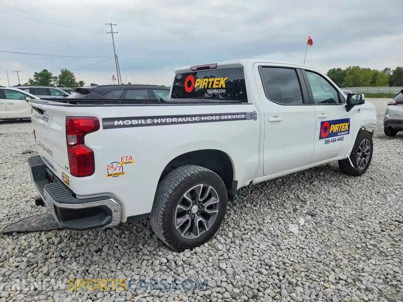 3 Photograph of a damaged car 3GCUYDET7MG414348 CHEVROLET SILVERADO 2021