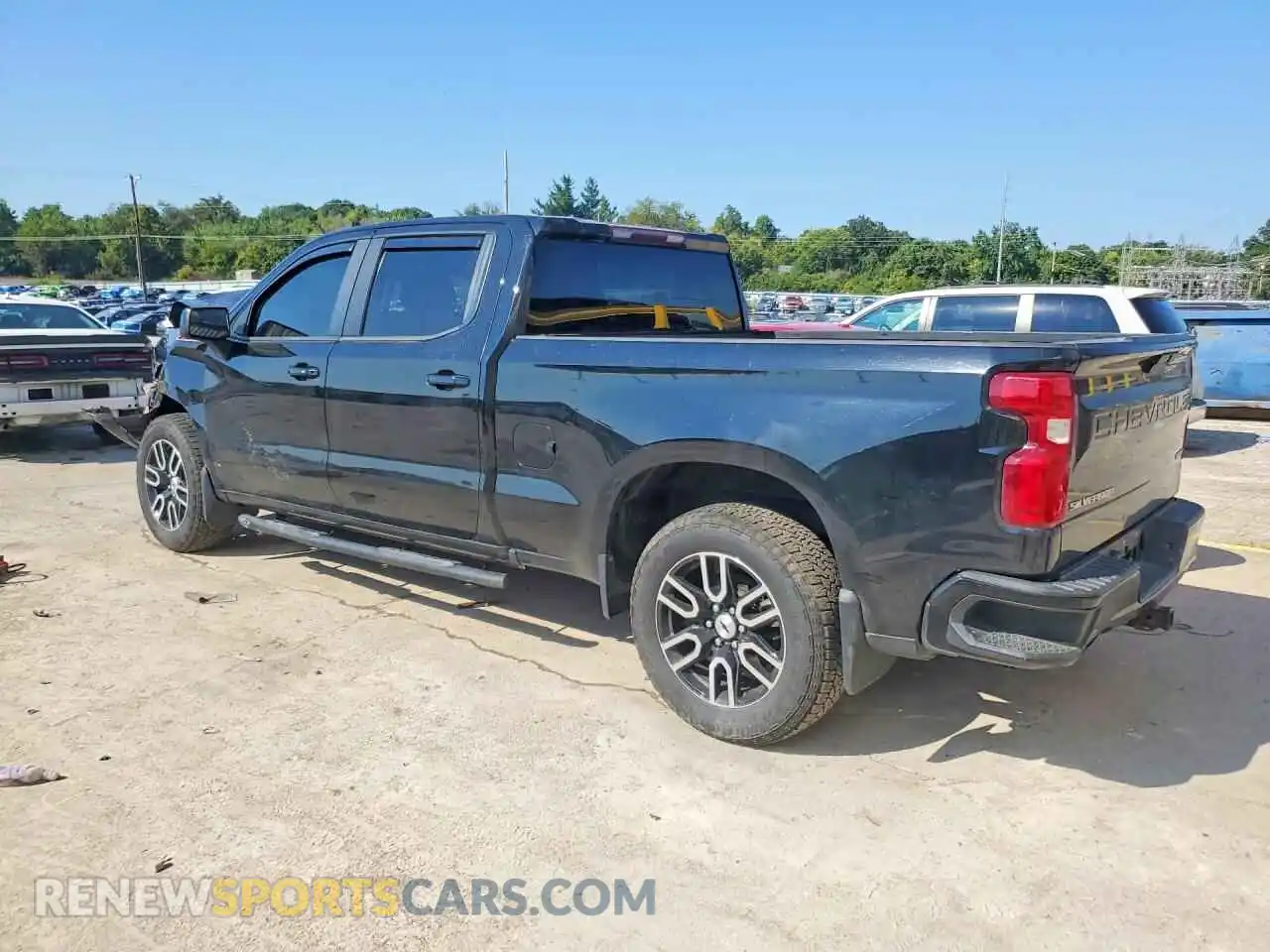 2 fotografías del automóvil dañado 3GCUYEED1MG148730 CHEVROLET SILVERADO 2021