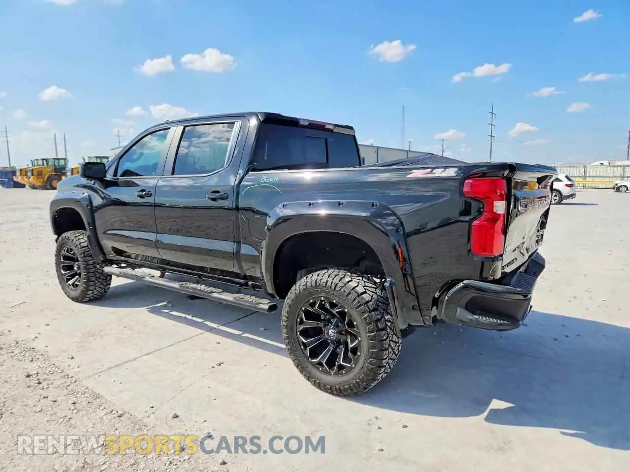 2 Photograph of a damaged car 3GCUYEED4MG163187 CHEVROLET SILVERADO 2021