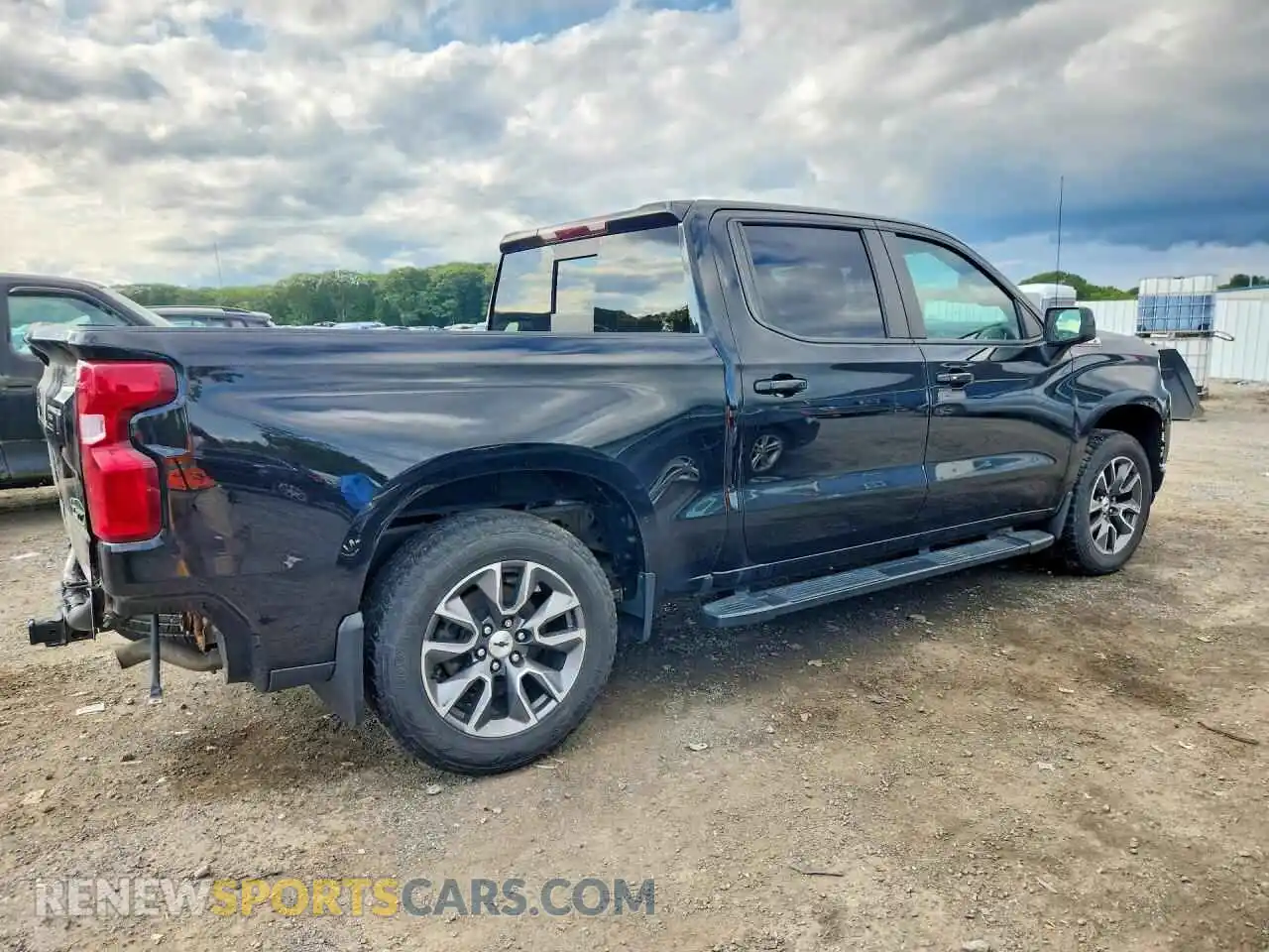 3 Photograph of a damaged car 3GCUYEEDXMG365824 CHEVROLET SILVERADO 2021
