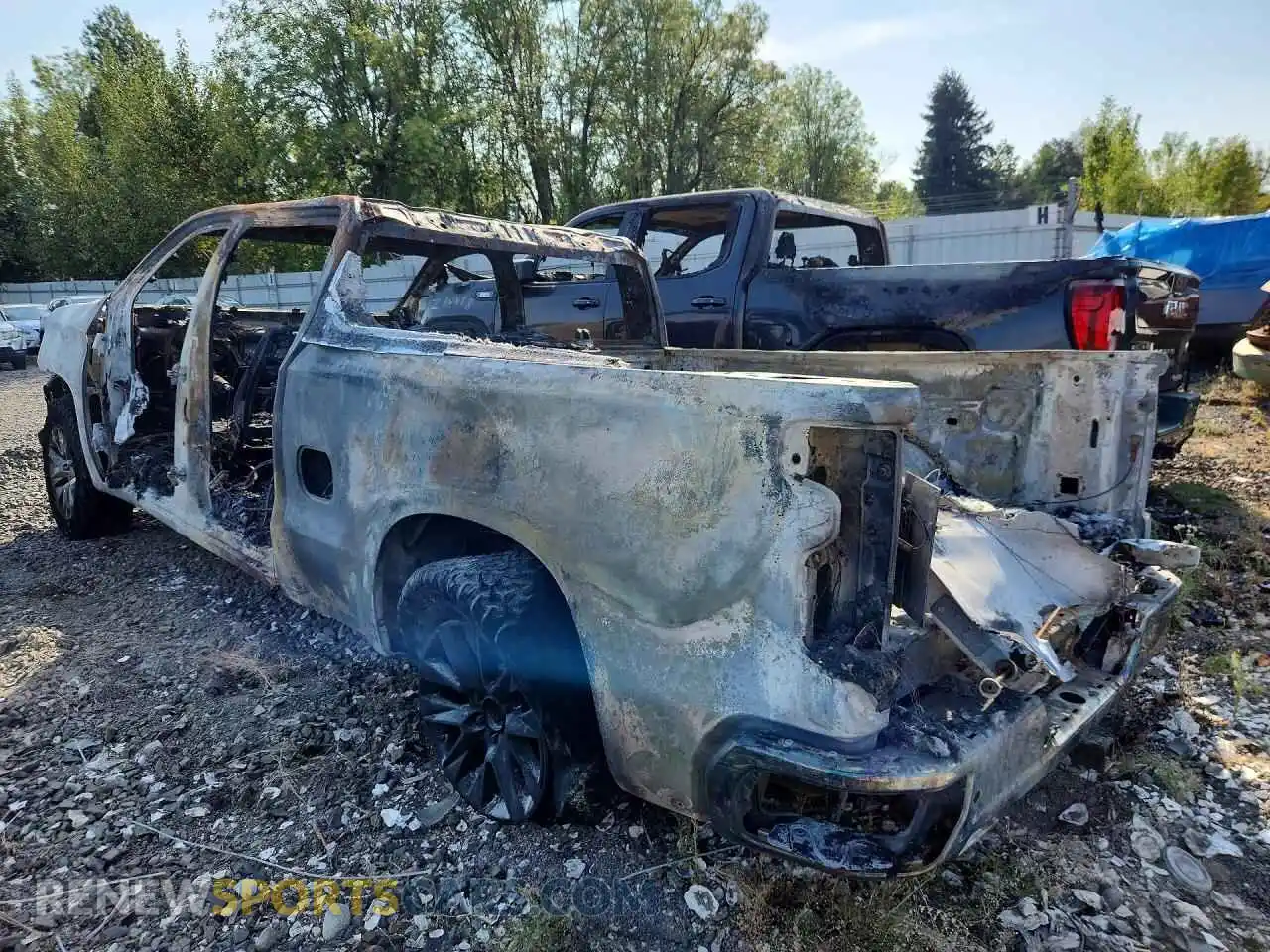 2 Photograph of a damaged car 3GCUYGET6MG207015 CHEVROLET SILVERADO 2021