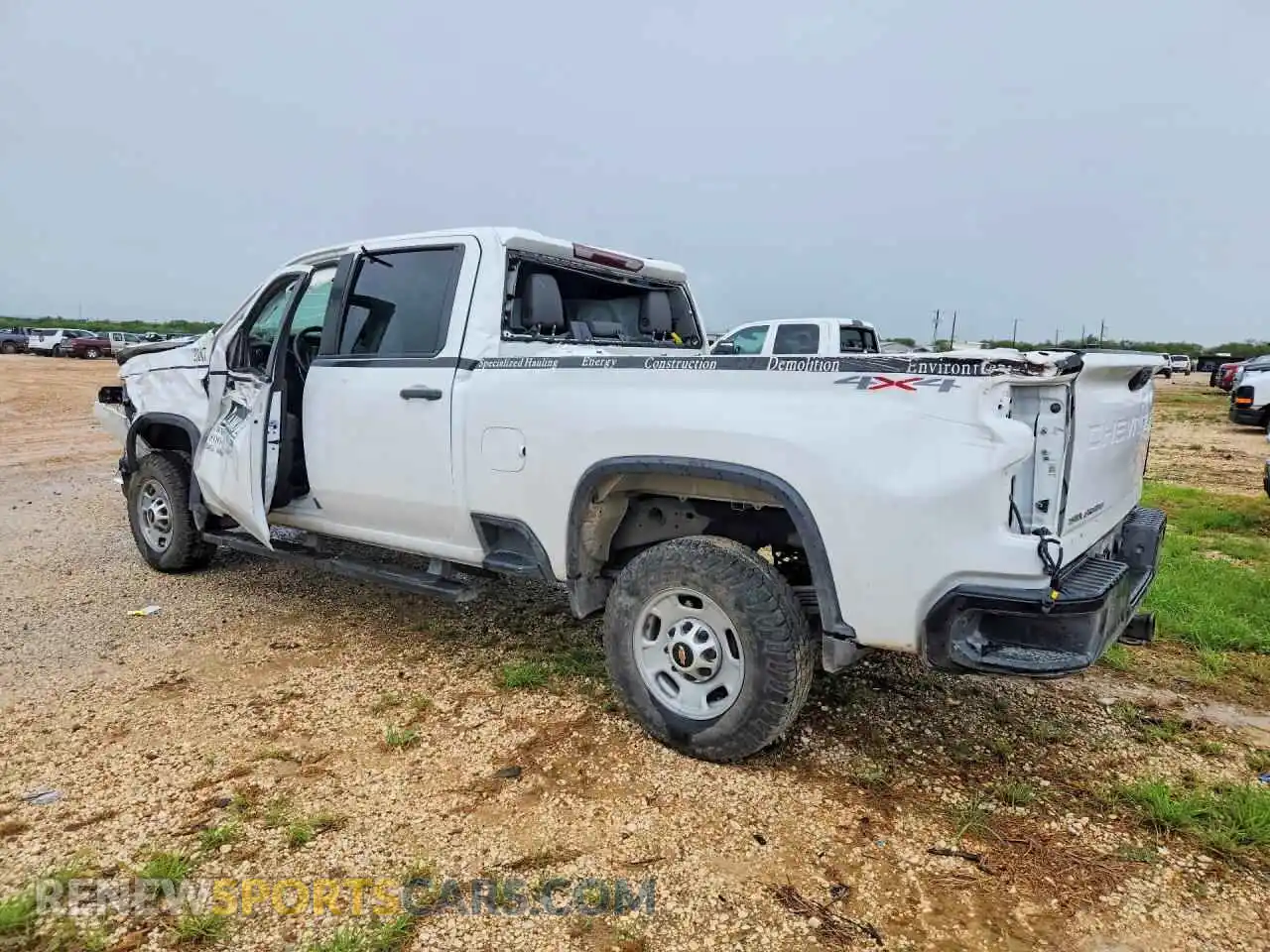 2 Photograph of a damaged car 1GC1YLEY8NF180197 CHEVROLET SILVERADO 2022