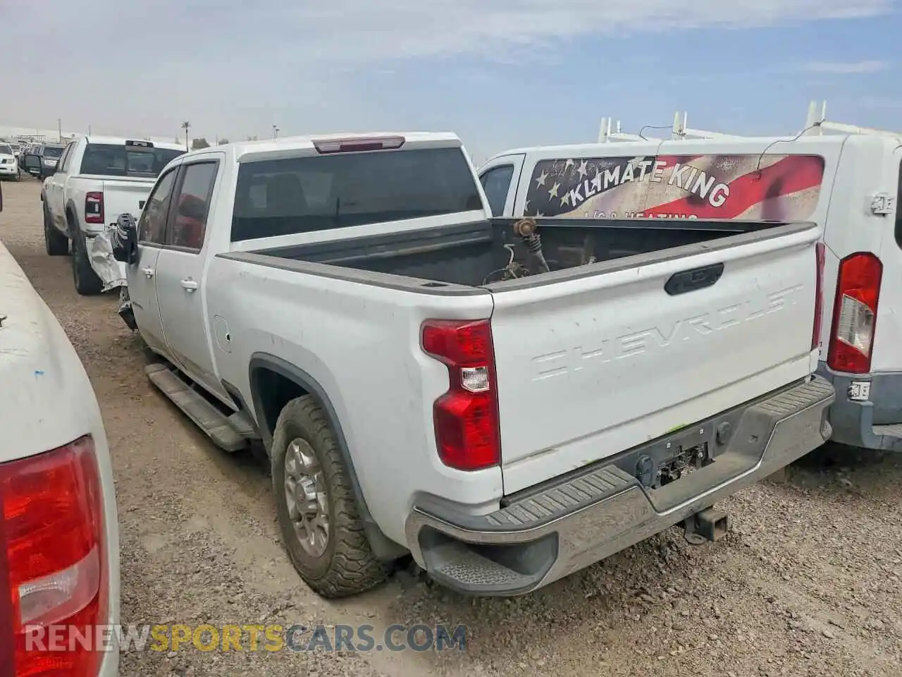 2 fotografías del automóvil dañado 1GC1YNEY4NF269048 CHEVROLET SILVERADO 2022