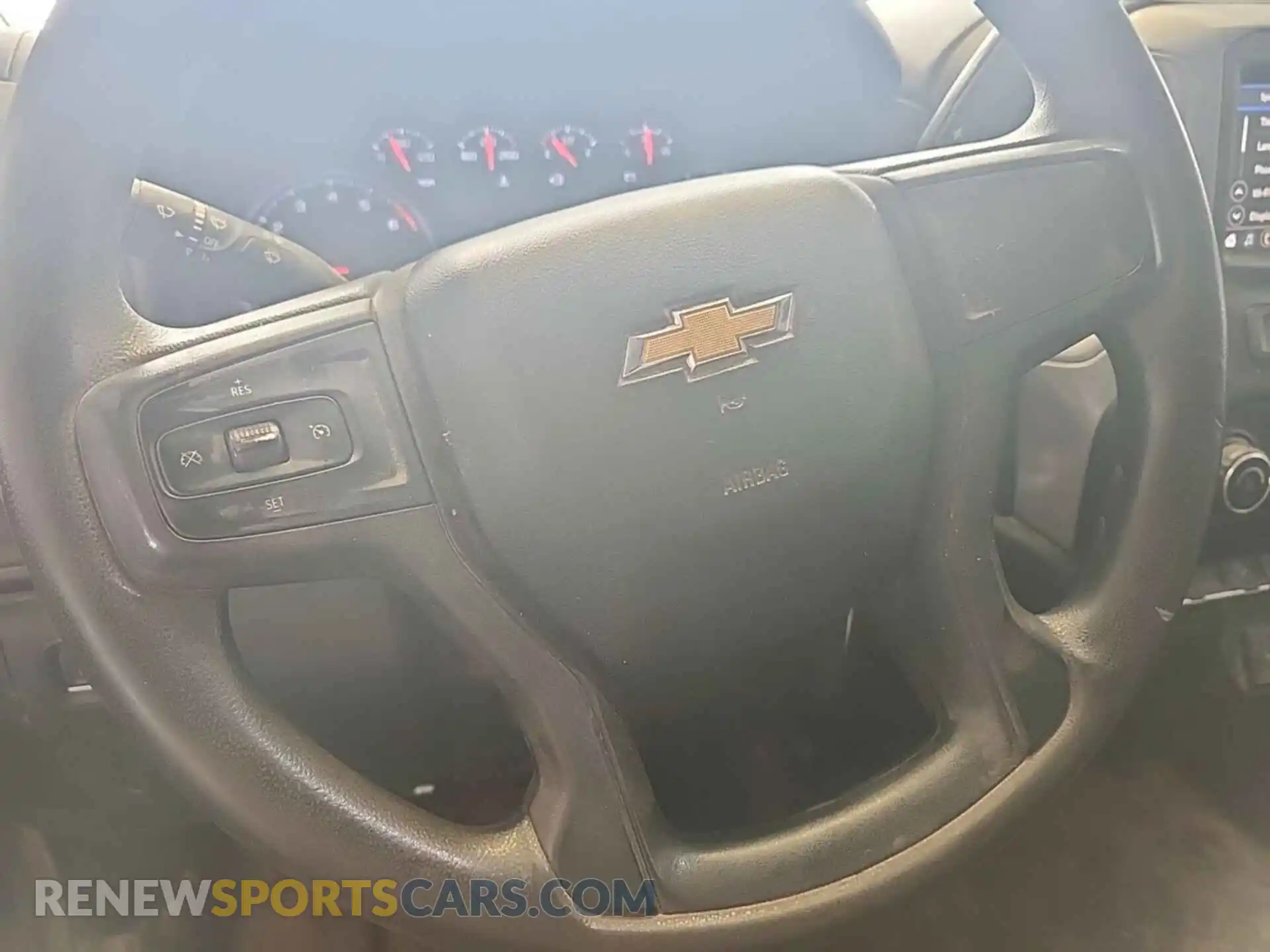 2 Photograph of a damaged car 1GC2YLE71NF184801 CHEVROLET SILVERADO 2022