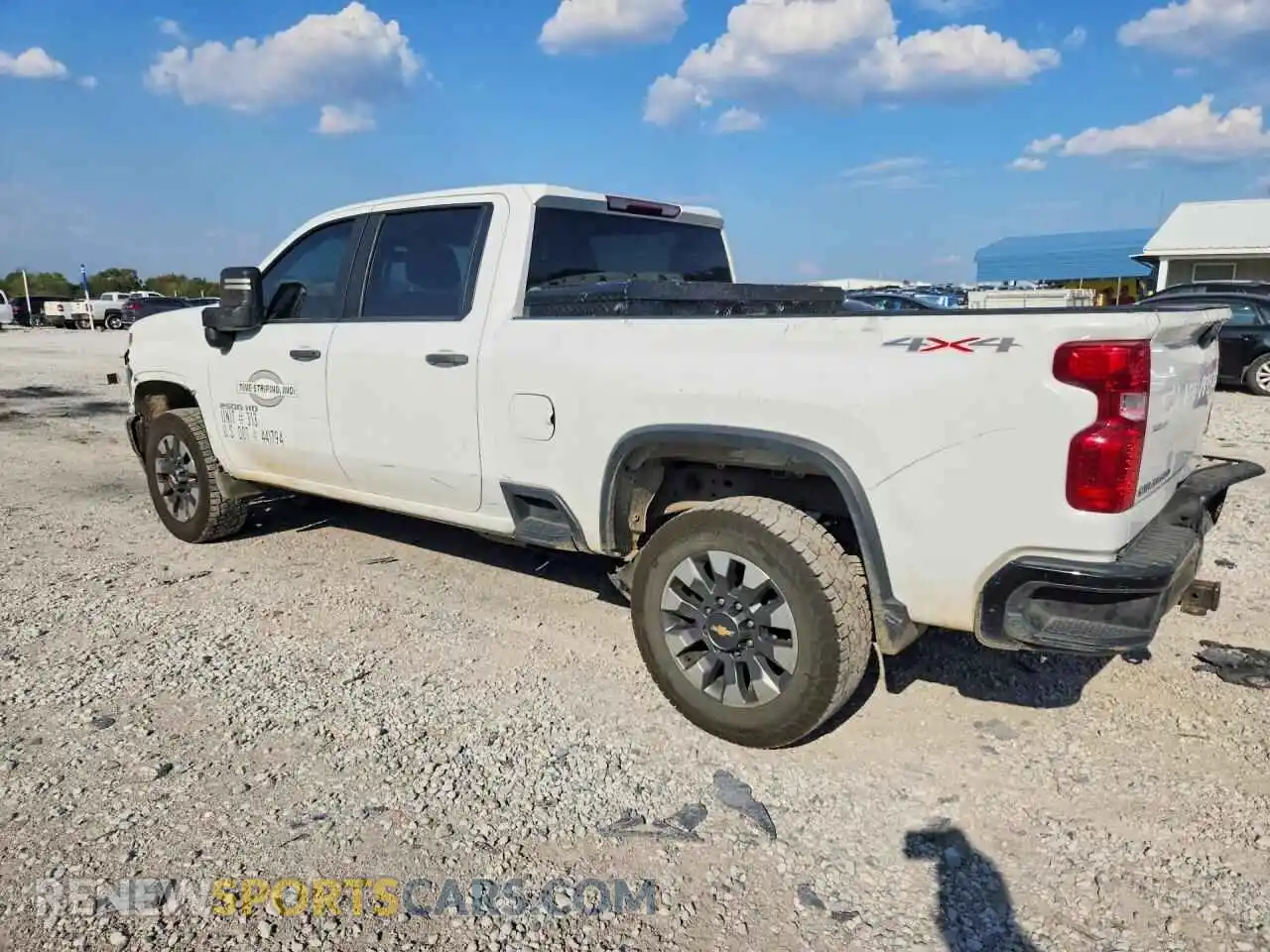 2 Photograph of a damaged car 1GC4YME70NF184612 CHEVROLET SILVERADO 2022