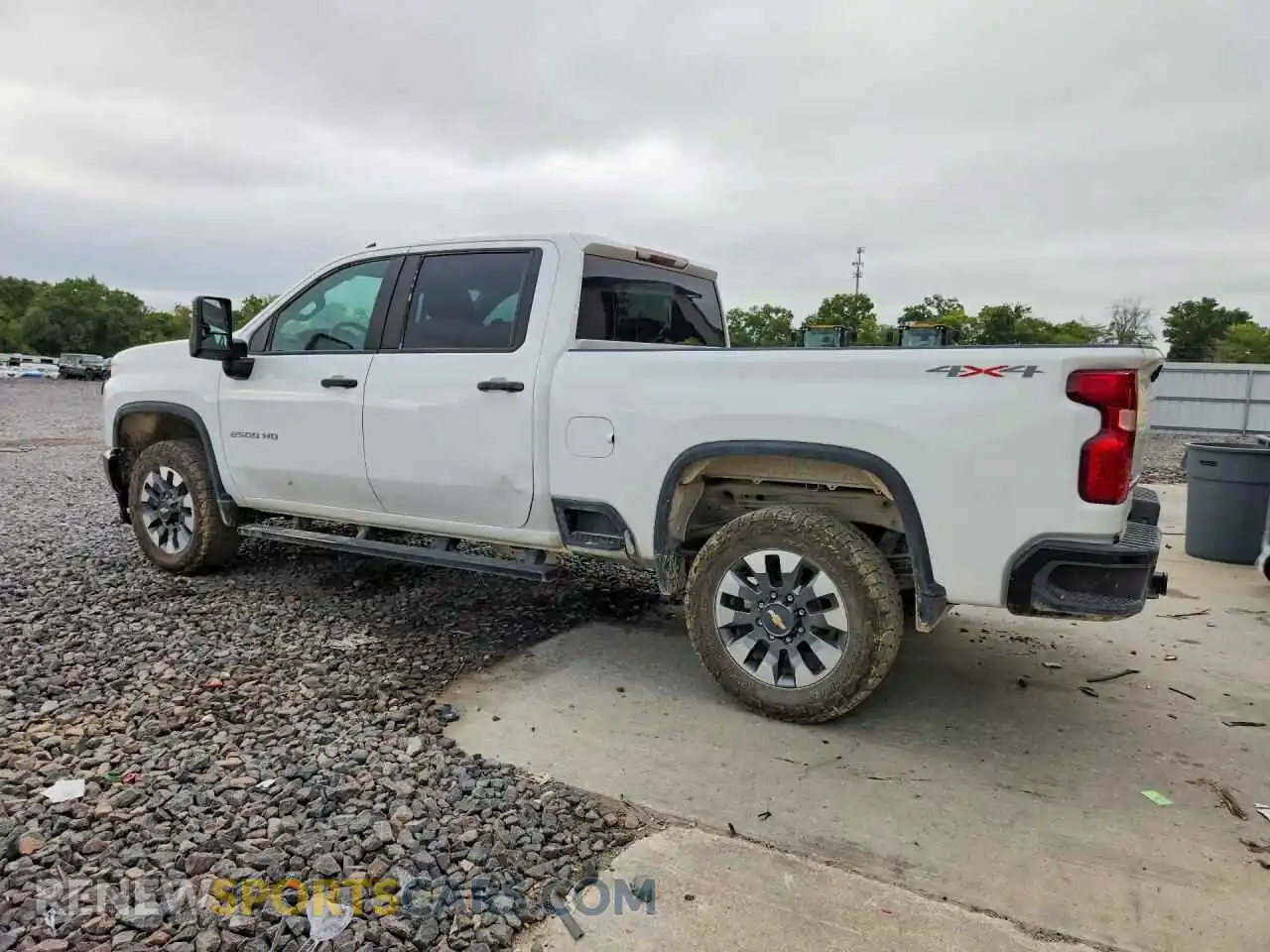 2 Photograph of a damaged car 1GC4YME72NF204956 CHEVROLET SILVERADO 2022