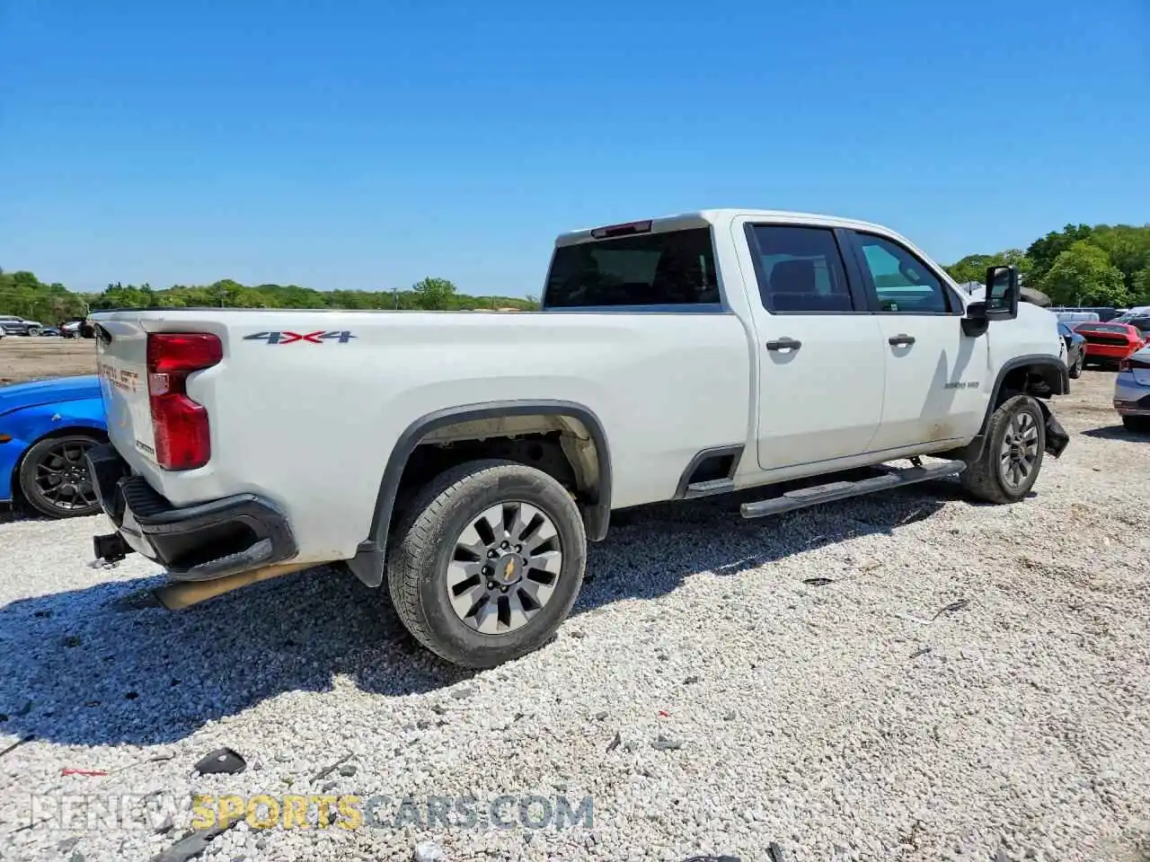 3 Photograph of a damaged car 1GC4YME73NF330968 CHEVROLET SILVERADO 2022