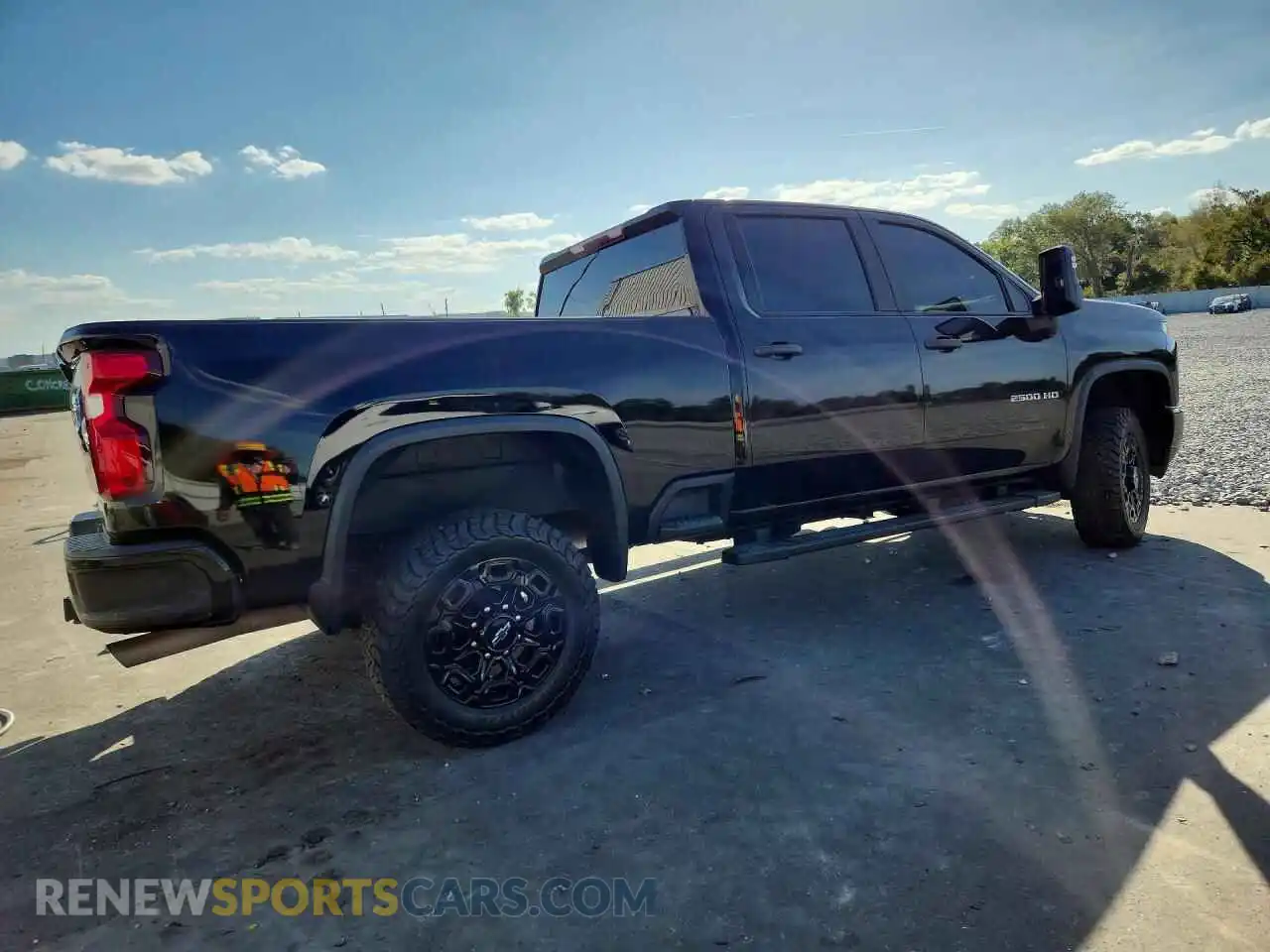 3 Photograph of a damaged car 1GC4YME78NF208378 CHEVROLET SILVERADO 2022
