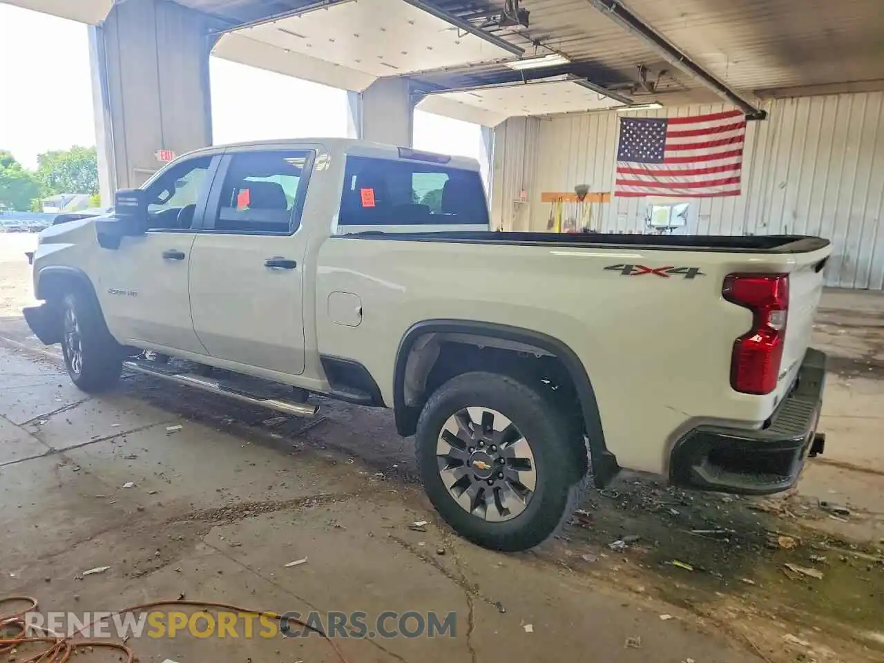 2 Photograph of a damaged car 1GC4YME78NF211779 CHEVROLET SILVERADO 2022