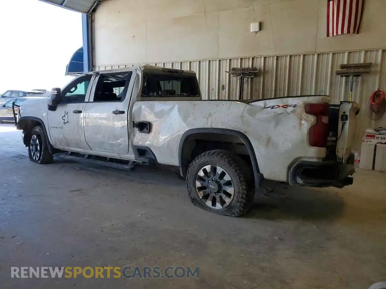 2 Photograph of a damaged car 1GC4YME78NF268029 CHEVROLET SILVERADO 2022
