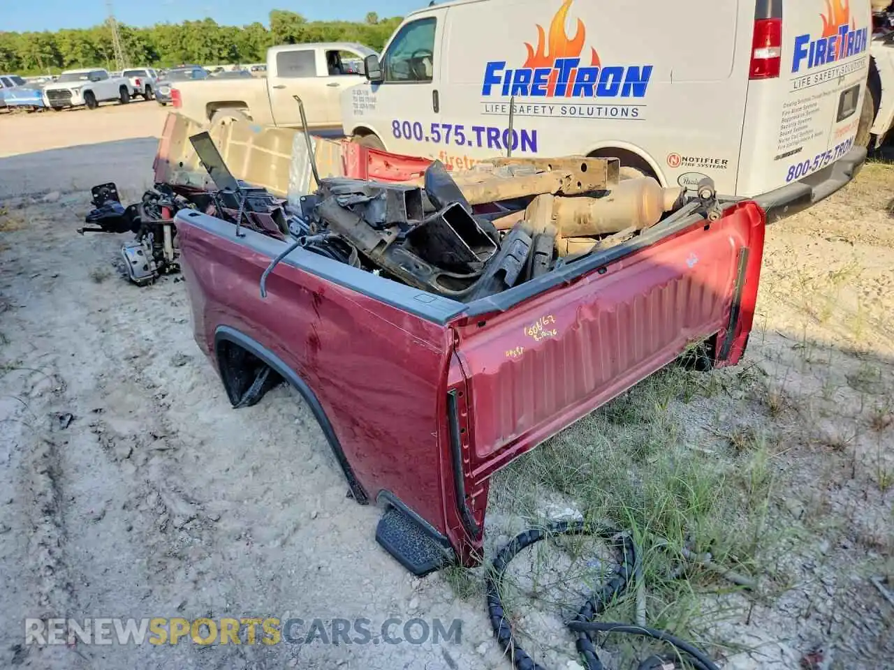 2 Photograph of a damaged car 1GC4YUEY7NF267446 CHEVROLET SILVERADO 2022