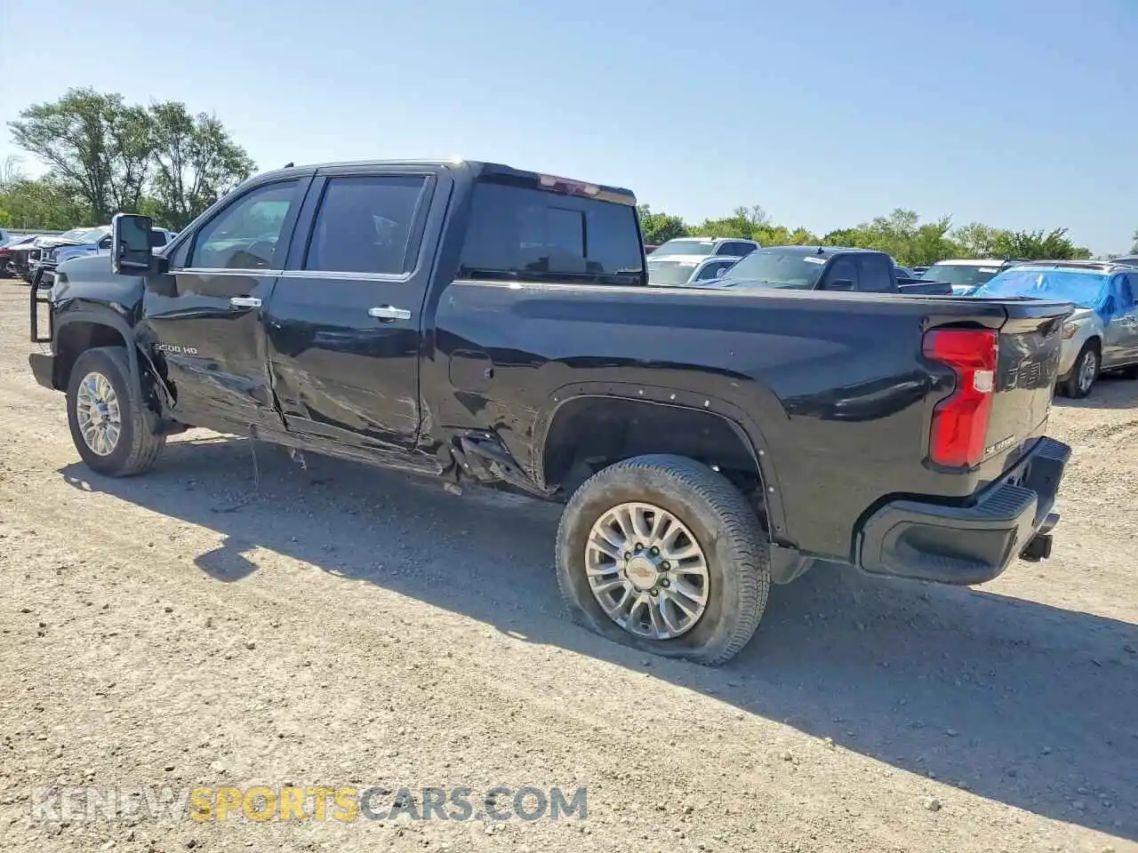 2 Photograph of a damaged car 1GC4YVE7XNF137237 CHEVROLET SILVERADO 2022