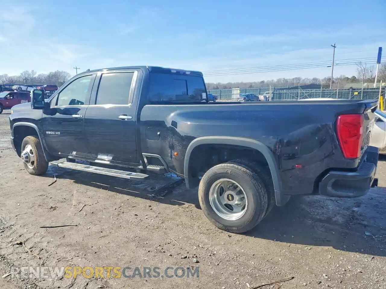 2 Photograph of a damaged car 1GC4YVEY5NF176262 CHEVROLET SILVERADO 2022