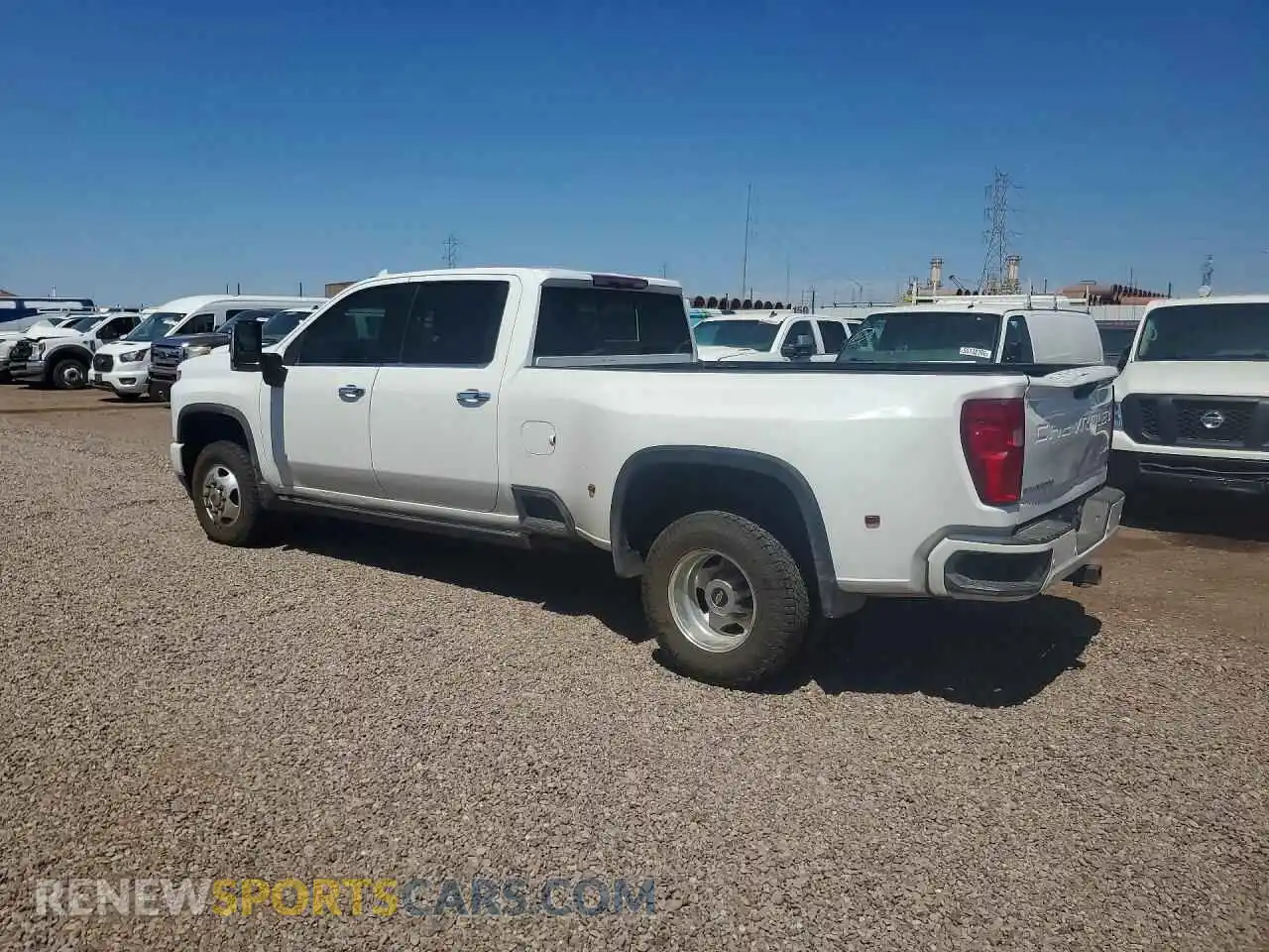 2 Photograph of a damaged car 1GC4YVEYXNF271156 CHEVROLET SILVERADO 2022