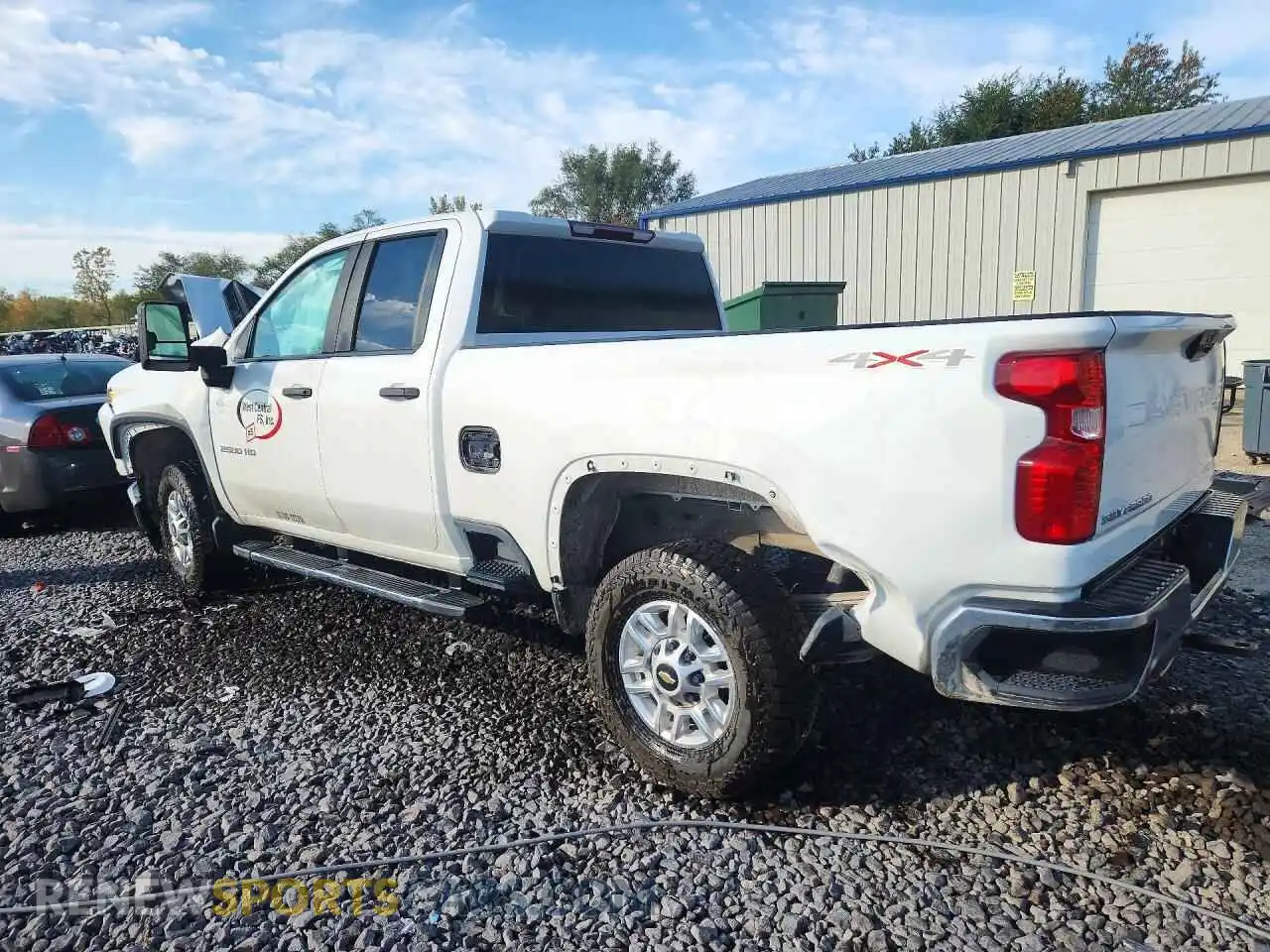 2 Photograph of a damaged car 1GC5YLE76NF213268 CHEVROLET SILVERADO 2022