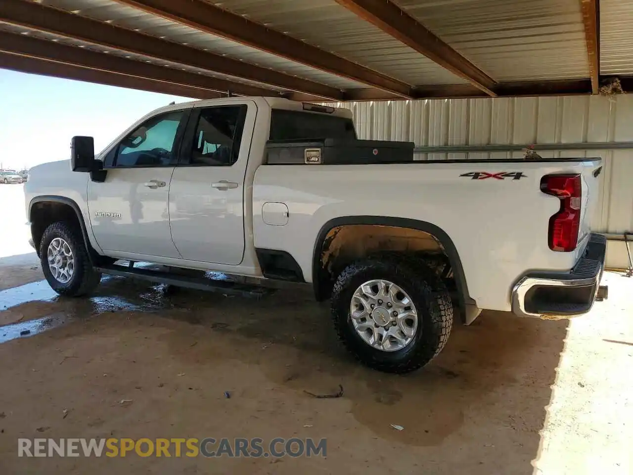 2 Photograph of a damaged car 1GC5YNE75NF324650 CHEVROLET SILVERADO 2022