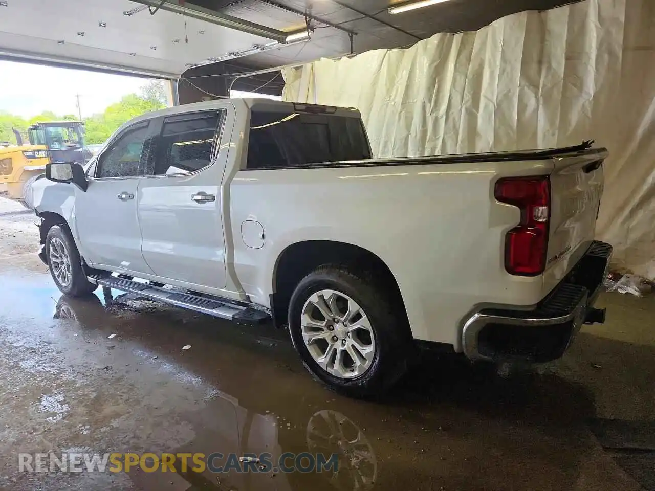 2 Photograph of a damaged car 1GCUDGED5NZ548413 CHEVROLET SILVERADO 2022
