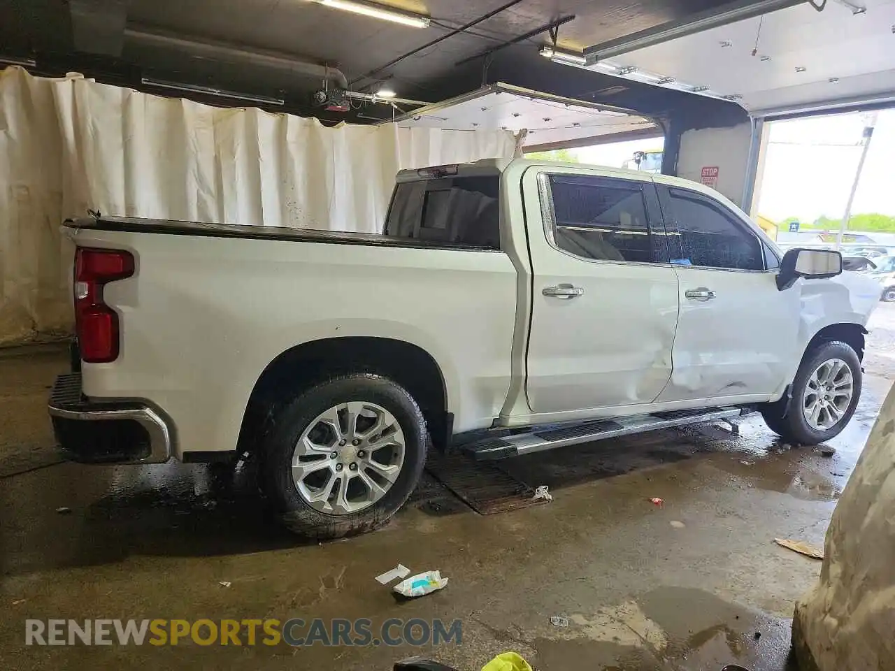 3 Photograph of a damaged car 1GCUDGED5NZ548413 CHEVROLET SILVERADO 2022