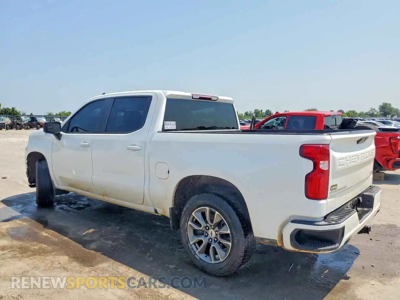 2 Photograph of a damaged car 1GCUYEED2NZ153808 CHEVROLET SILVERADO 2022