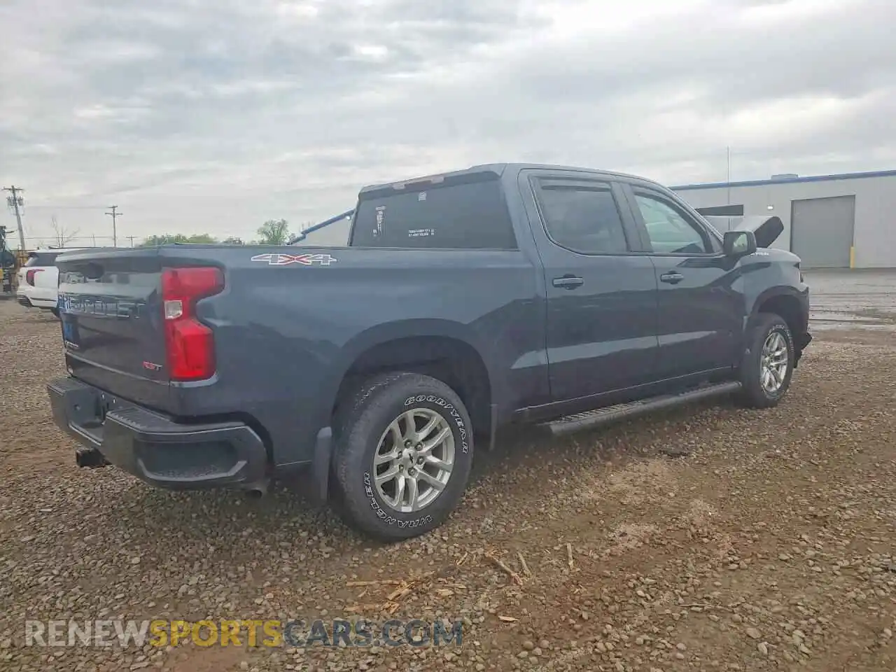 3 Photograph of a damaged car 1GCUYEED6NZ182874 CHEVROLET SILVERADO 2022