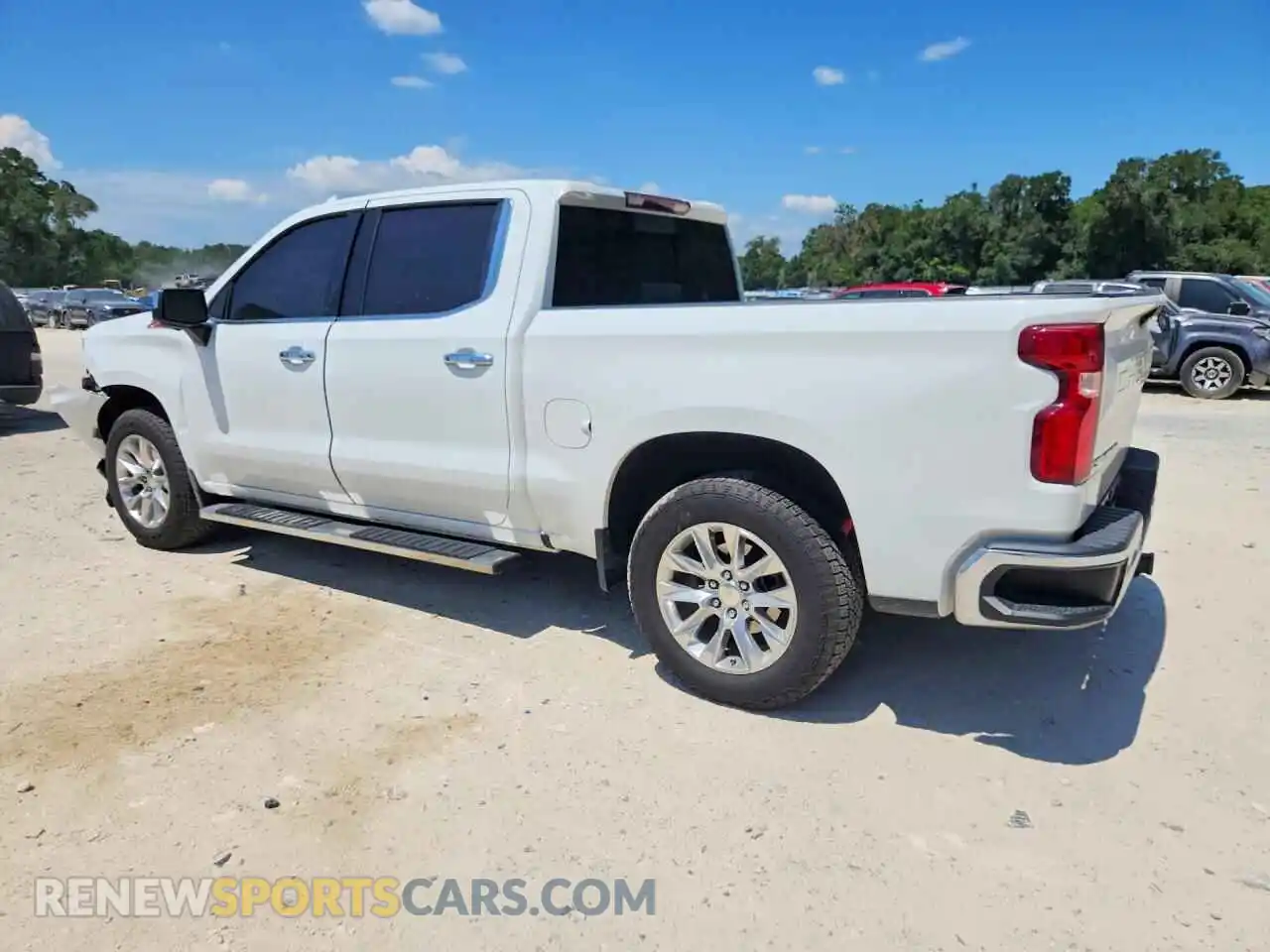 2 Photograph of a damaged car 1GCUYGED6NZ135629 CHEVROLET SILVERADO 2022