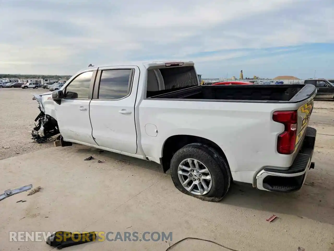 2 Photograph of a damaged car 2GCUDEED5N1520060 CHEVROLET SILVERADO 2022