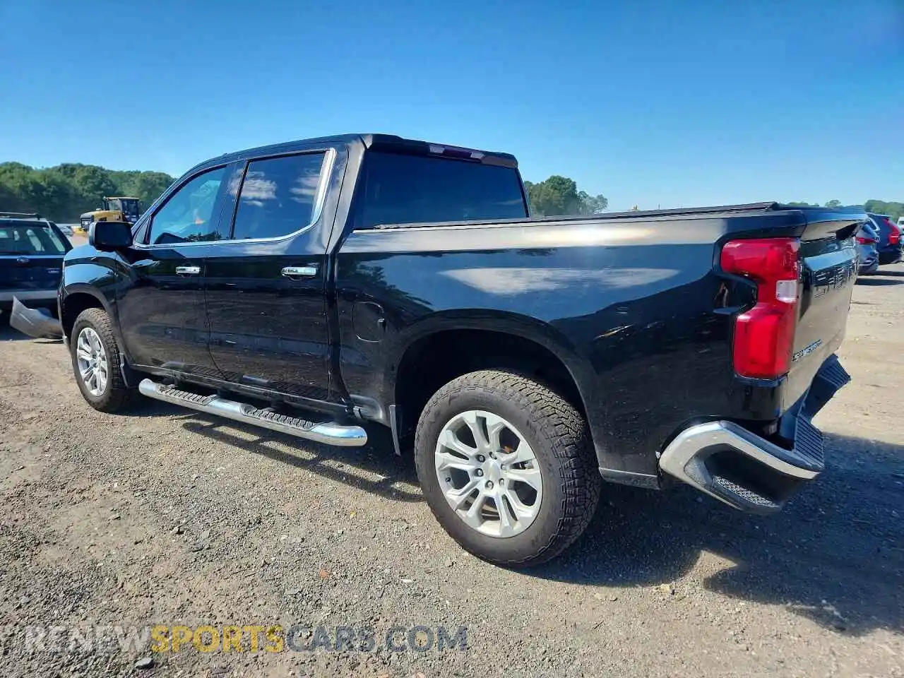 2 Photograph of a damaged car 2GCUDGED0N1509298 CHEVROLET SILVERADO 2022