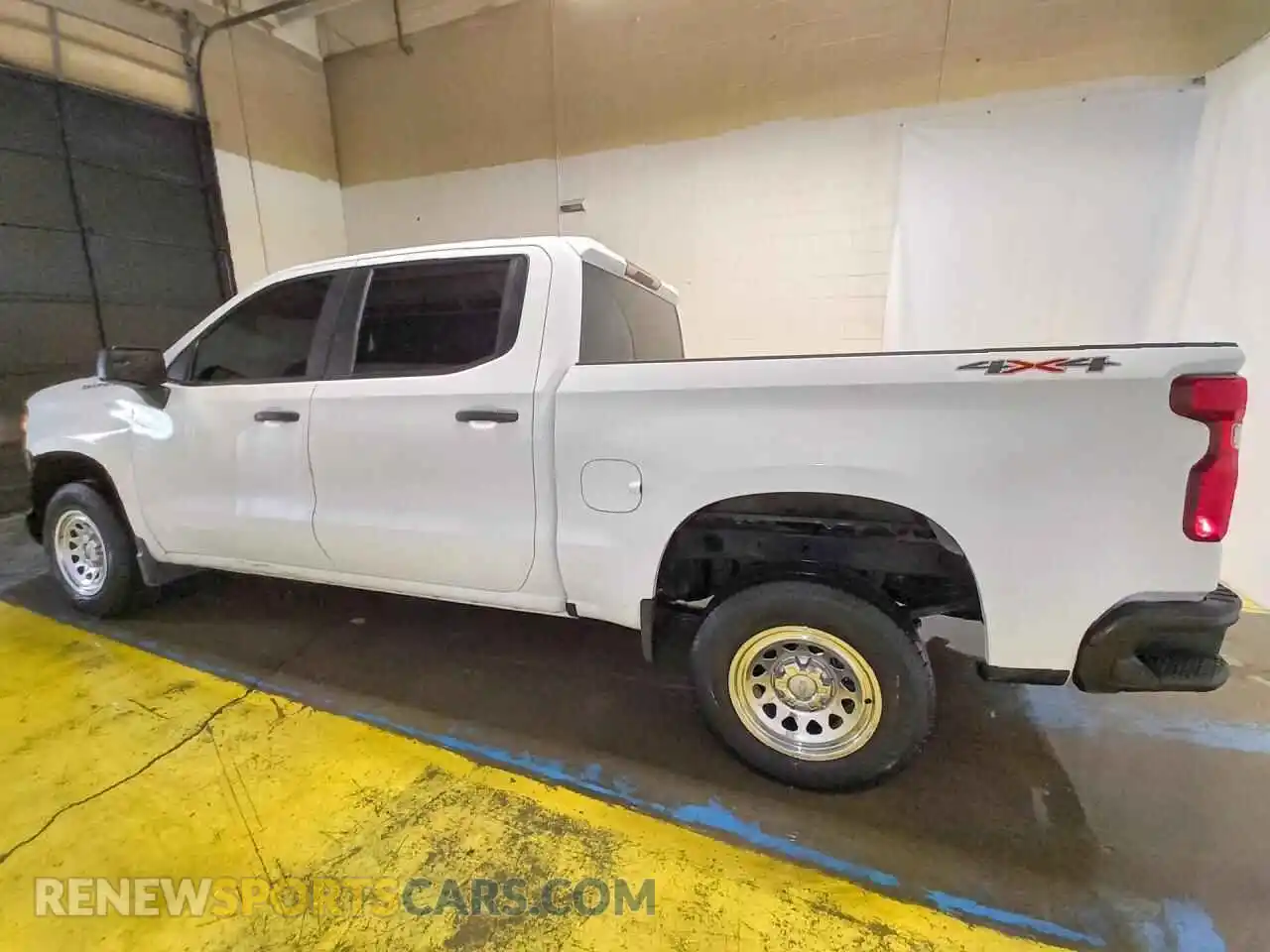 2 Photograph of a damaged car 3GCPDAEK9NG553963 CHEVROLET SILVERADO 2022