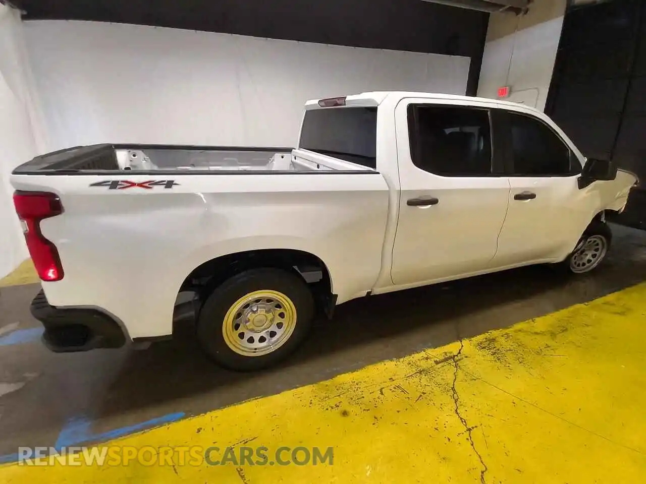 3 Photograph of a damaged car 3GCPDAEK9NG553963 CHEVROLET SILVERADO 2022