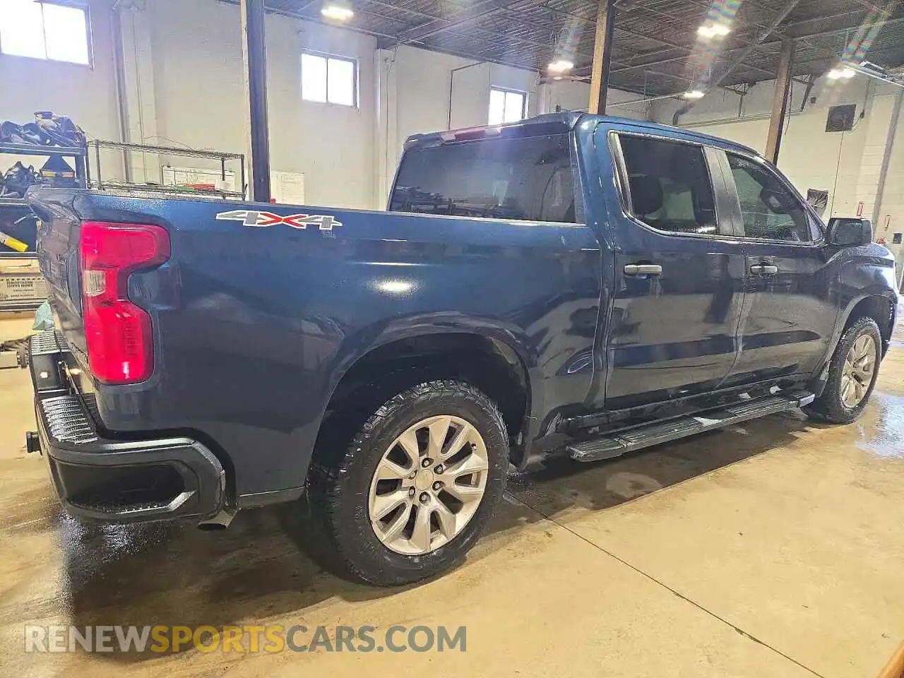 3 Photograph of a damaged car 3GCPDBEK0NG655092 CHEVROLET SILVERADO 2022