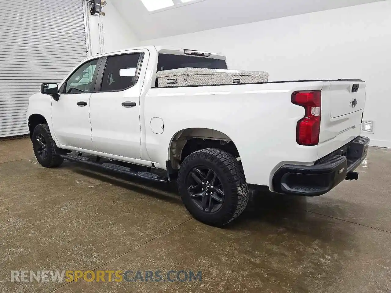 2 Photograph of a damaged car 3GCPDCEK1NG549594 CHEVROLET SILVERADO 2022