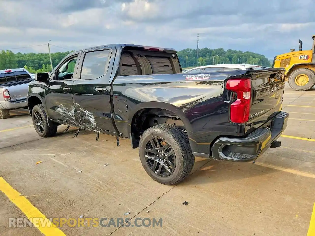 2 fotografías del automóvil dañado 3GCPDCEK5NG677918 CHEVROLET SILVERADO 2022