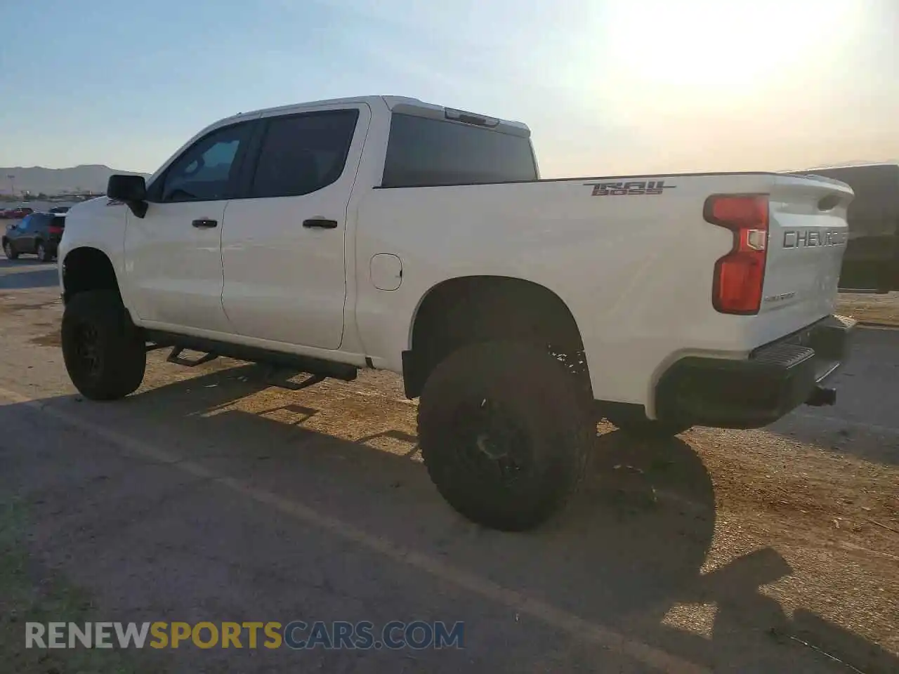 2 Photograph of a damaged car 3GCPDFEK6NG605496 CHEVROLET SILVERADO 2022