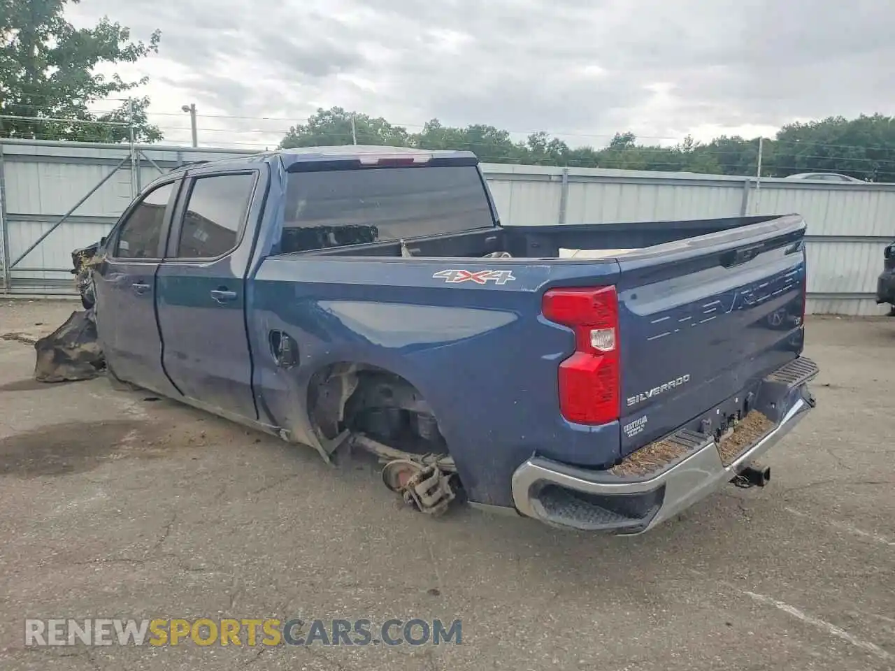 2 fotografías del automóvil dañado 3GCPDKEK6NG627880 CHEVROLET SILVERADO 2022