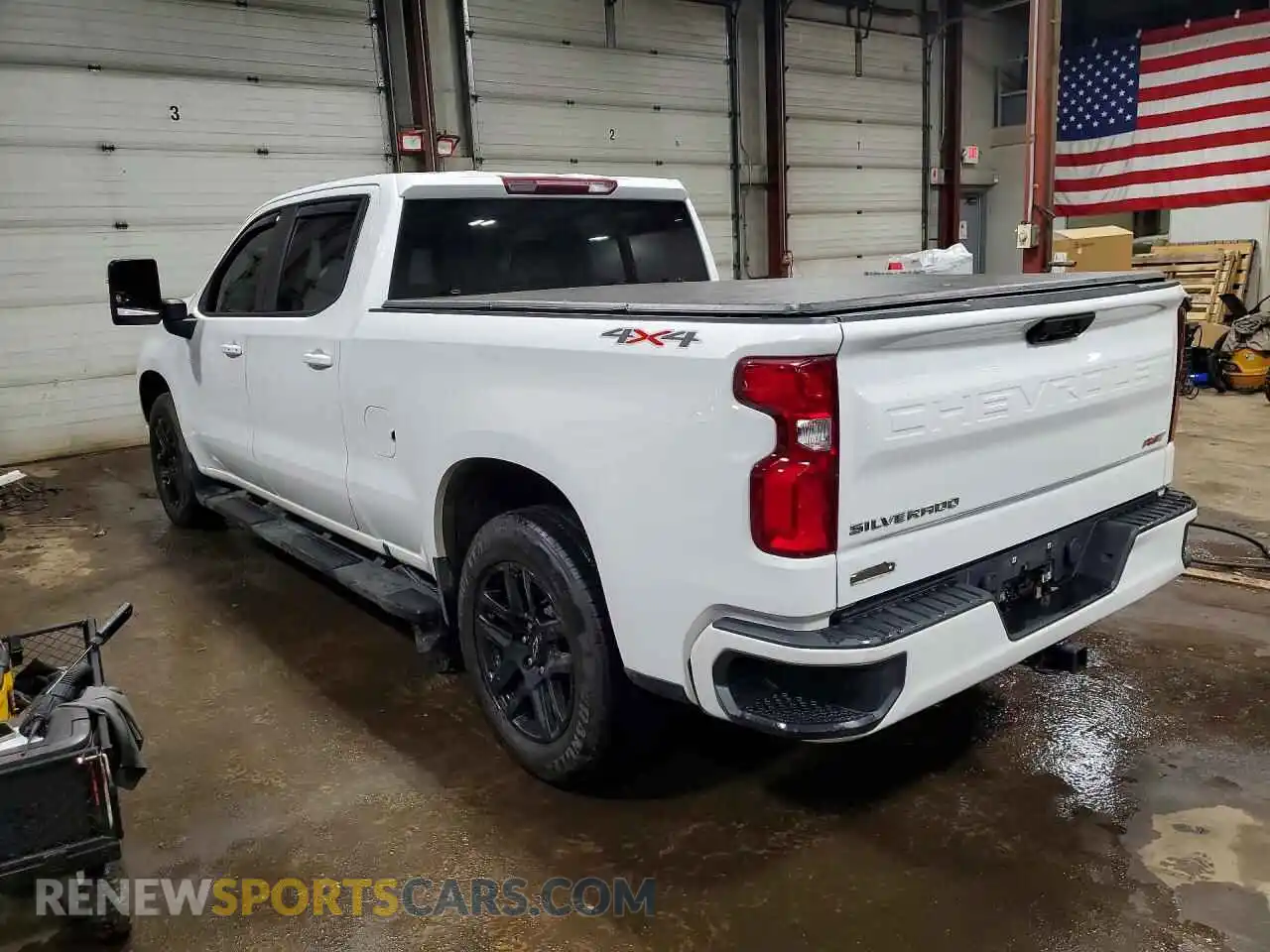 2 Photograph of a damaged car 3GCUDEED2NG572530 CHEVROLET SILVERADO 2022