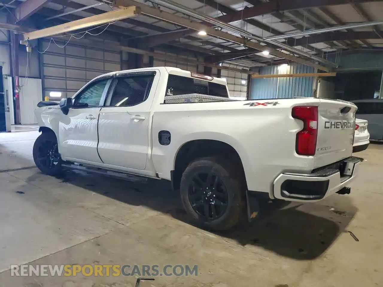 2 Photograph of a damaged car 3GCUDEET1NG588144 CHEVROLET SILVERADO 2022