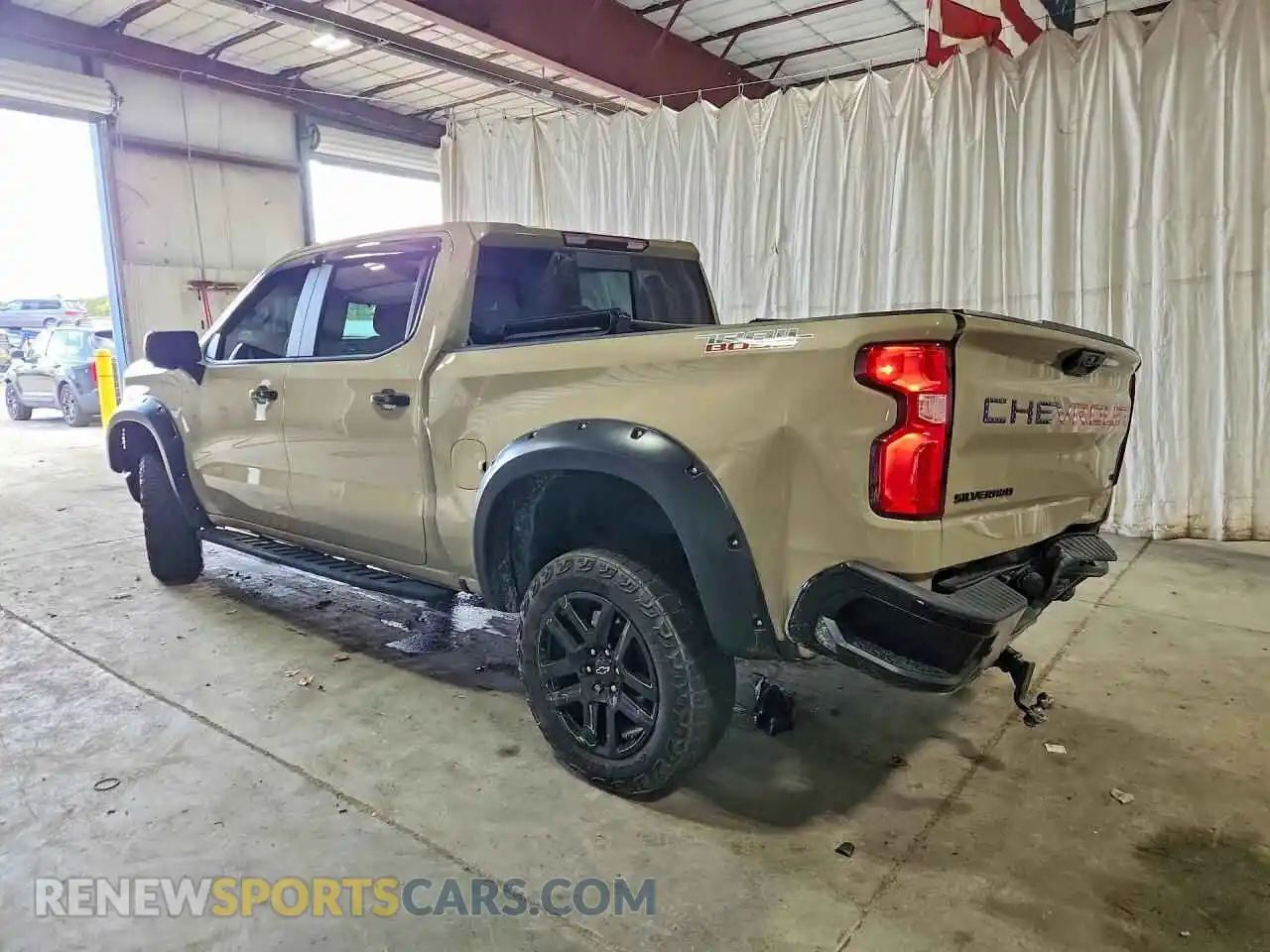 2 Фотография поврежденного автомобиля 3GCUDFED0NG679128 CHEVROLET SILVERADO 2022