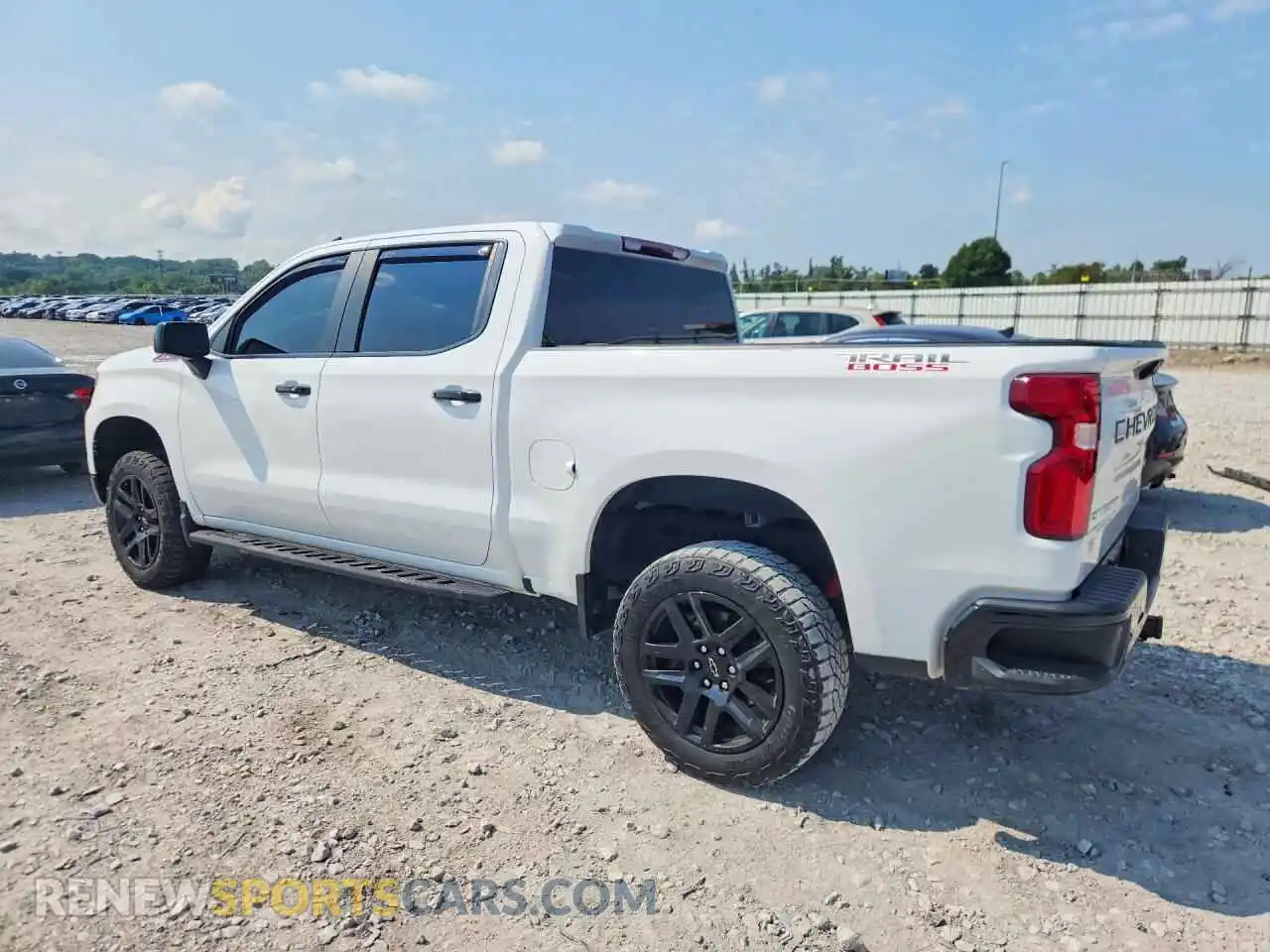2 Photograph of a damaged car 3GCUDFED0NG682367 CHEVROLET SILVERADO 2022