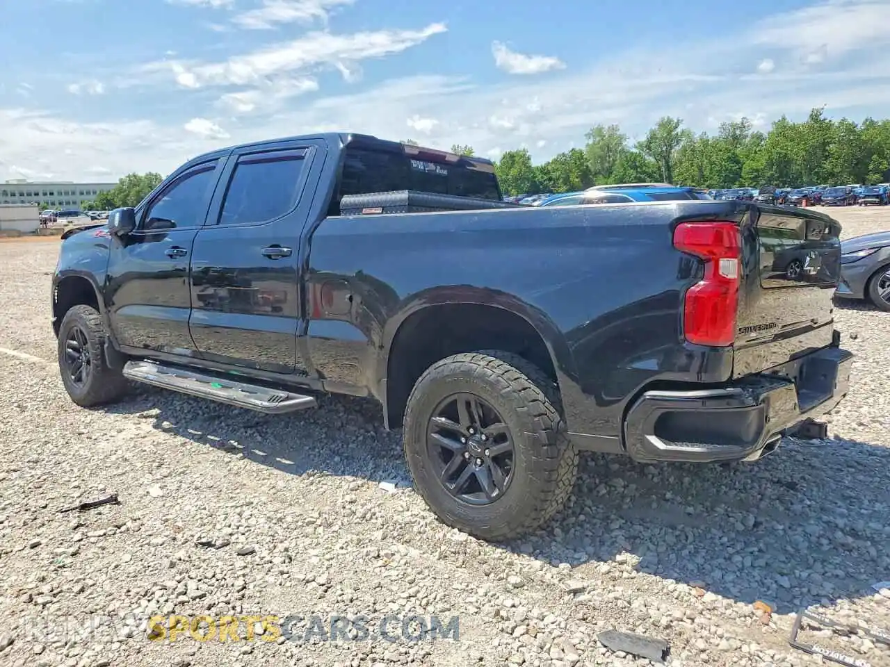 2 Фотография поврежденного автомобиля 3GCUDFED2NG635132 CHEVROLET SILVERADO 2022