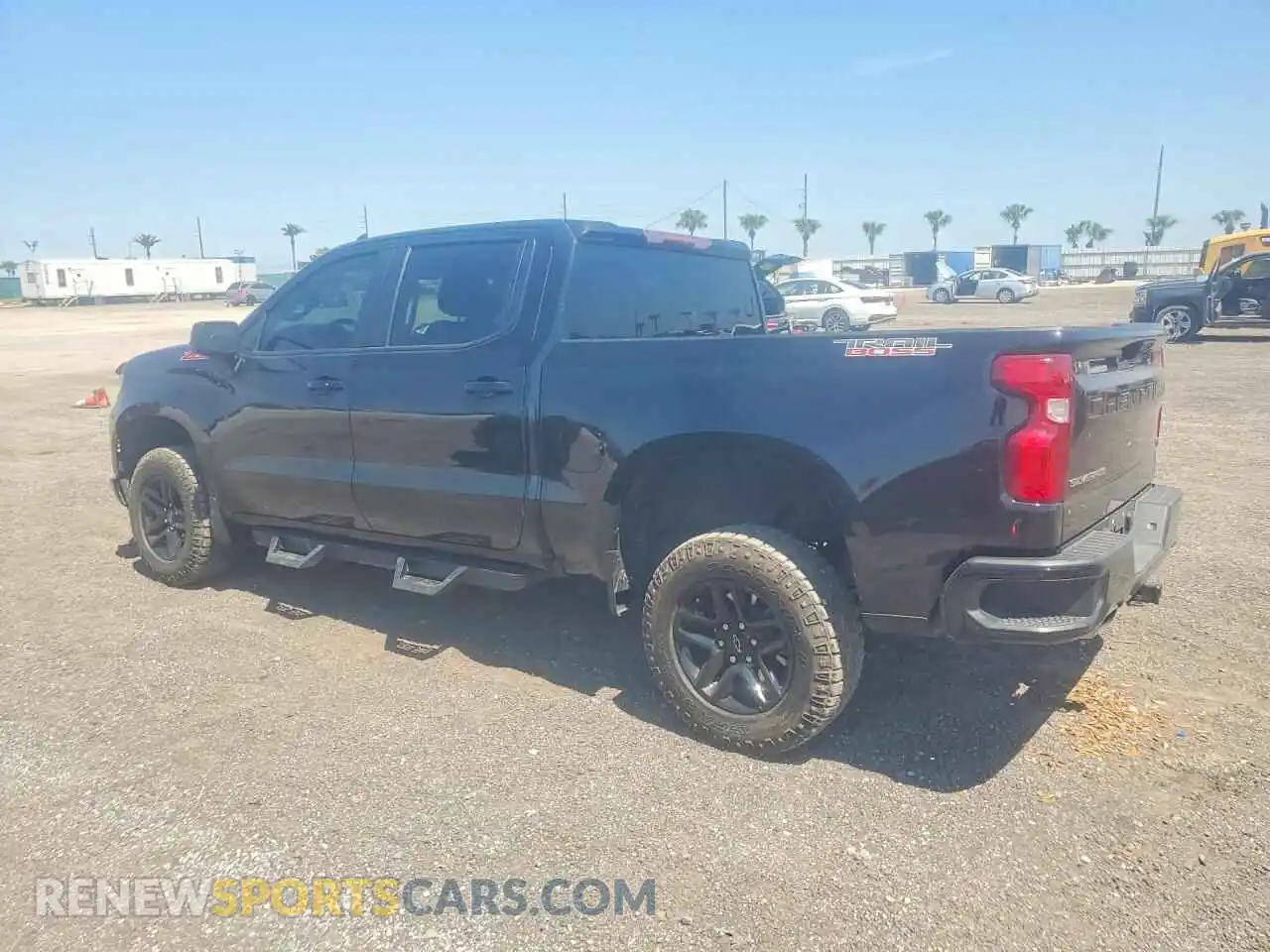 2 Photograph of a damaged car 3GCUDFED9NG673229 CHEVROLET SILVERADO 2022
