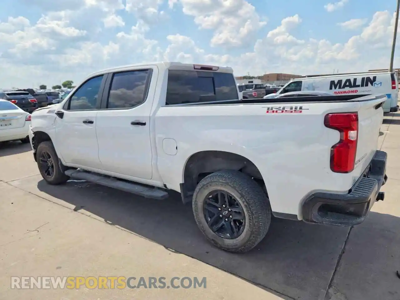 2 Photograph of a damaged car 3GCUDFEDXNG626467 CHEVROLET SILVERADO 2022