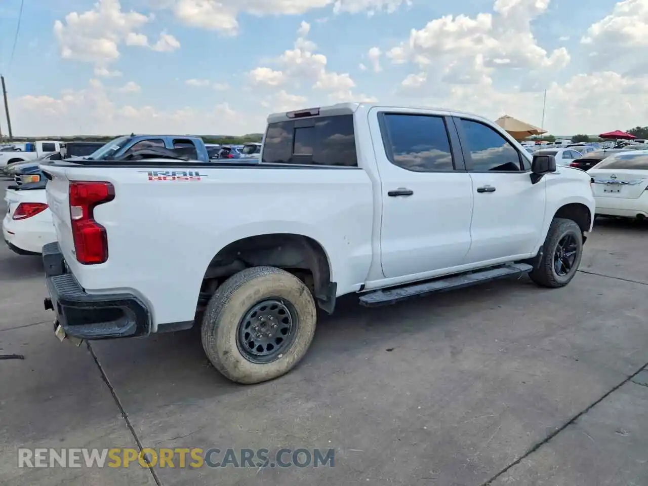 3 Photograph of a damaged car 3GCUDFEDXNG626467 CHEVROLET SILVERADO 2022