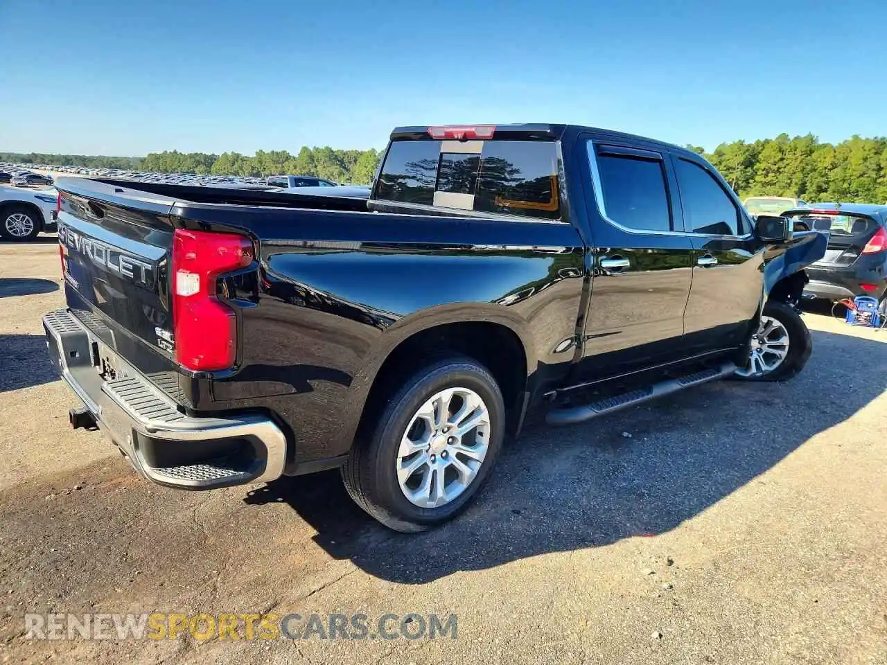3 Photograph of a damaged car 3GCUDGEL8NG507703 CHEVROLET SILVERADO 2022