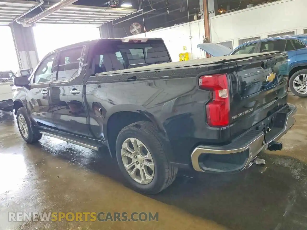 2 Photograph of a damaged car 3GCUDGET1NG612213 CHEVROLET SILVERADO 2022
