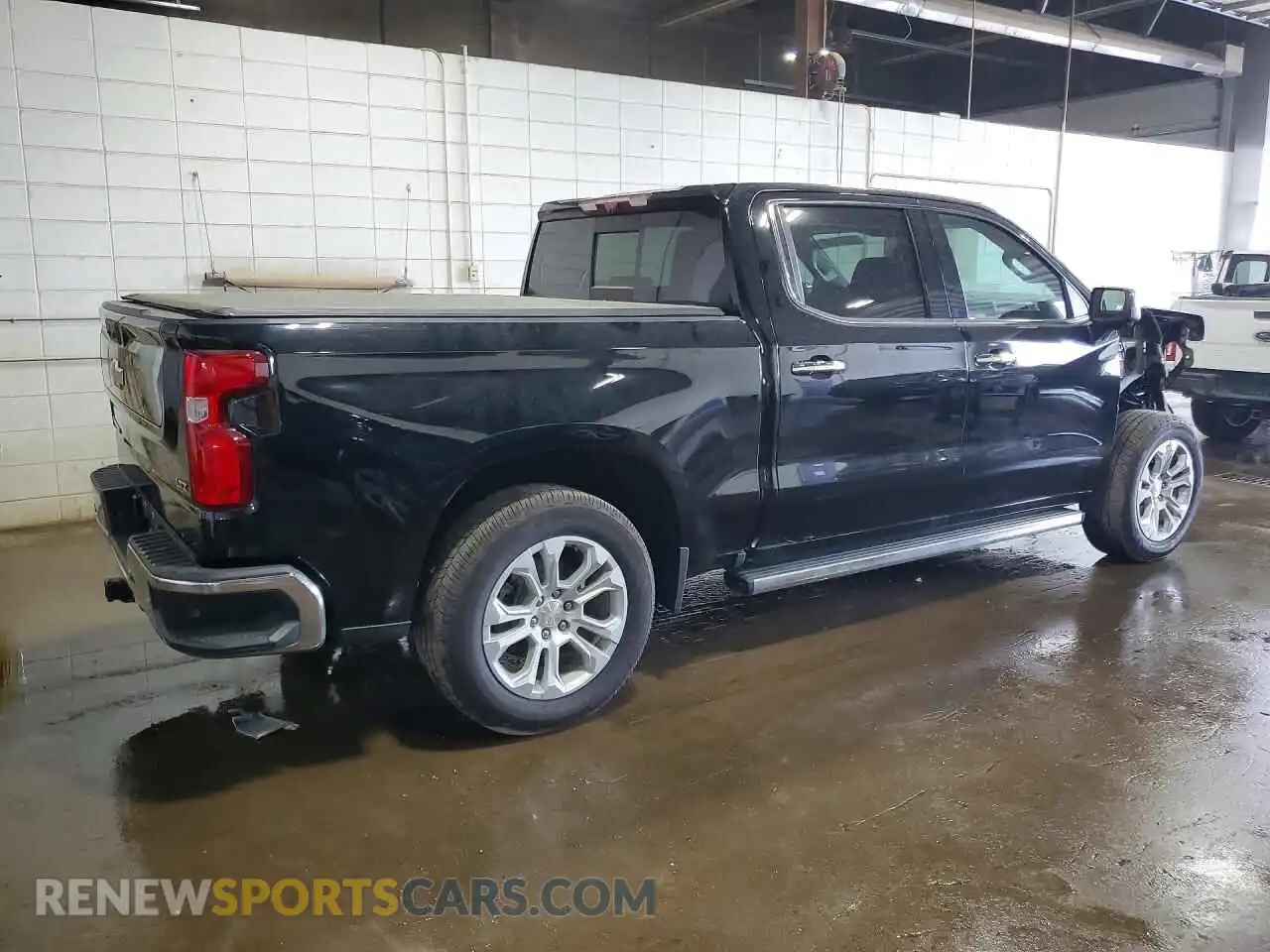 3 Photograph of a damaged car 3GCUDGET1NG612213 CHEVROLET SILVERADO 2022