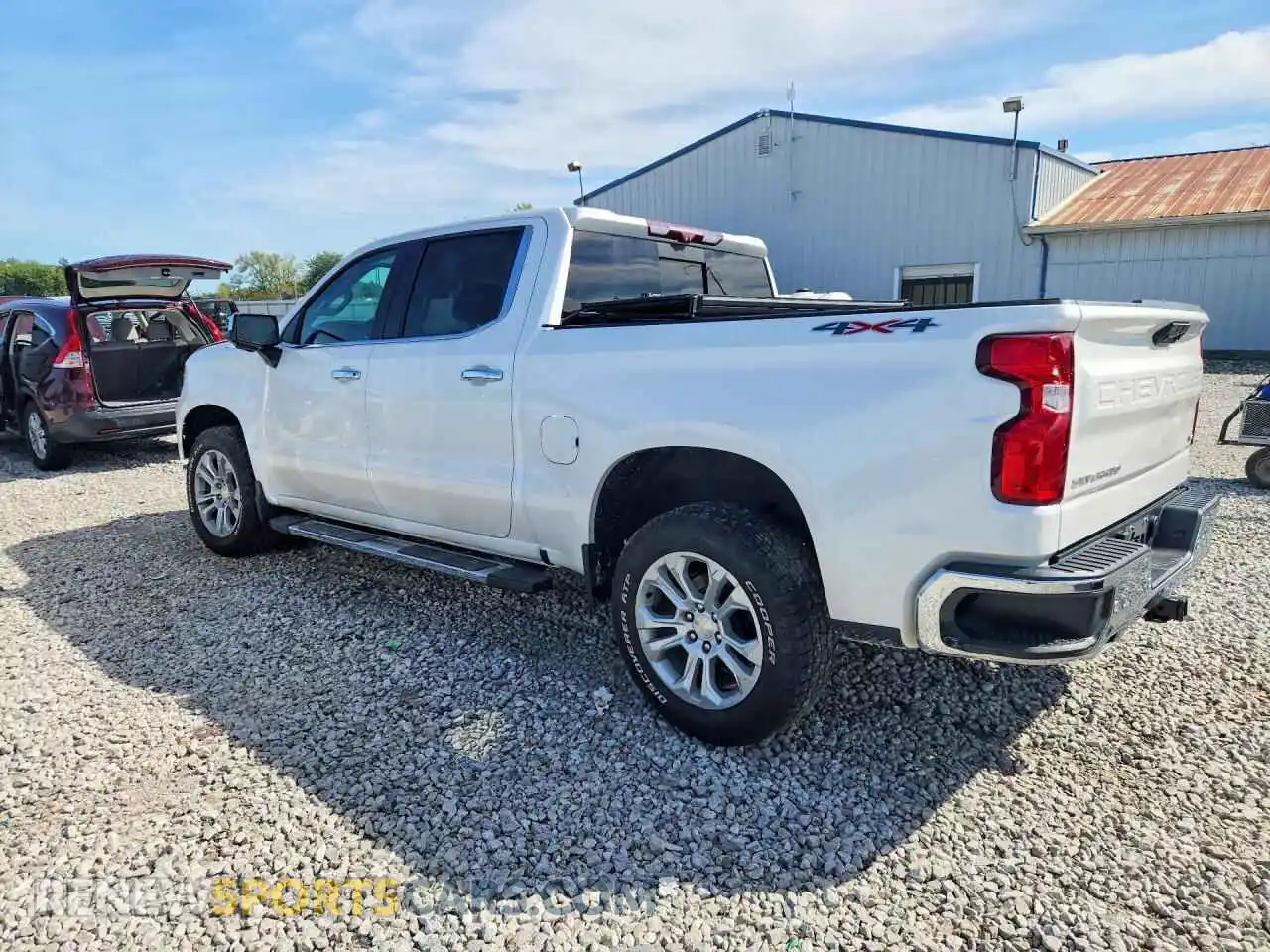 2 Photograph of a damaged car 3GCUDGET3NG677127 CHEVROLET SILVERADO 2022