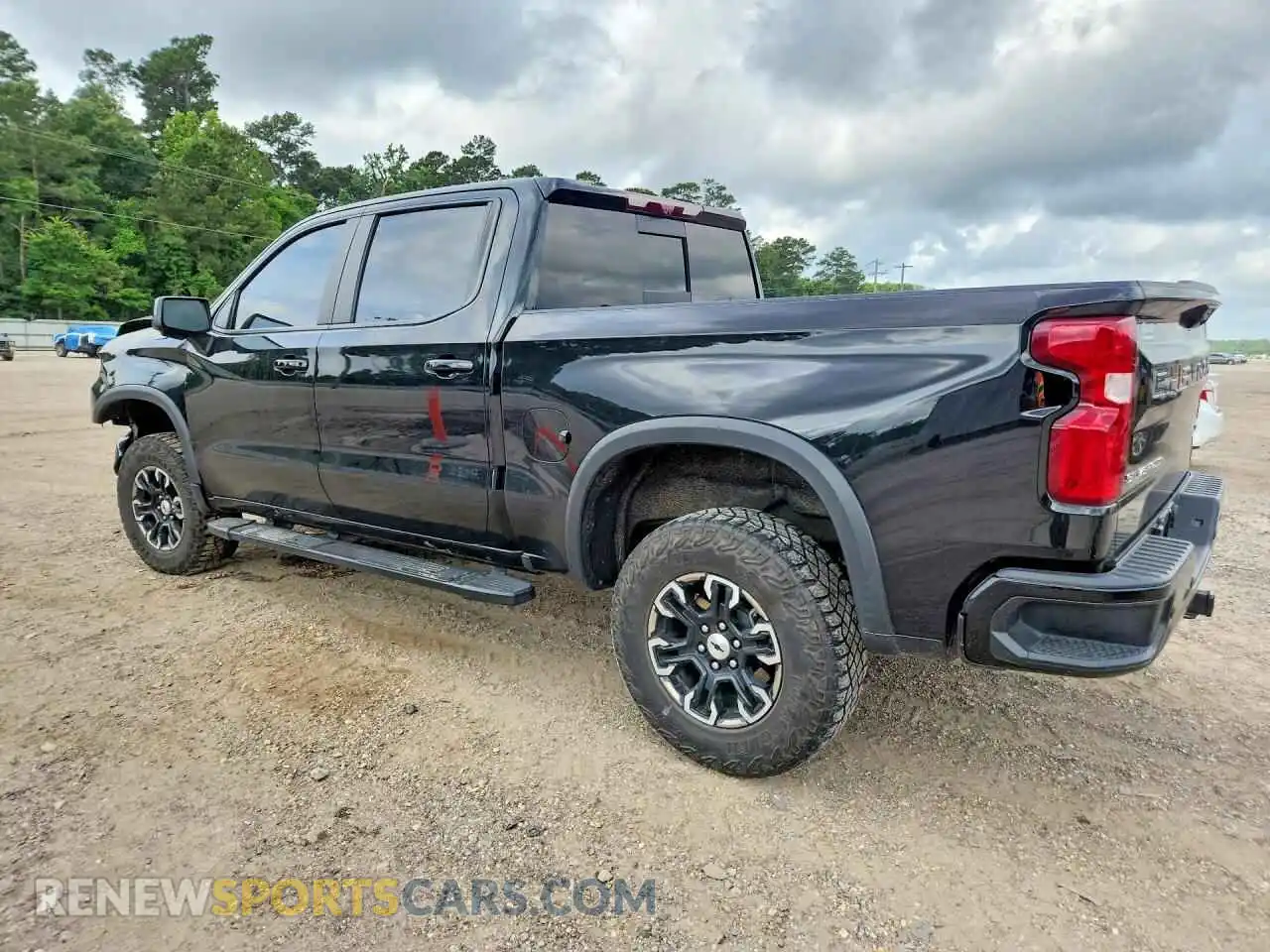 2 Photograph of a damaged car 3GCUDHEL2NG577557 CHEVROLET SILVERADO 2022