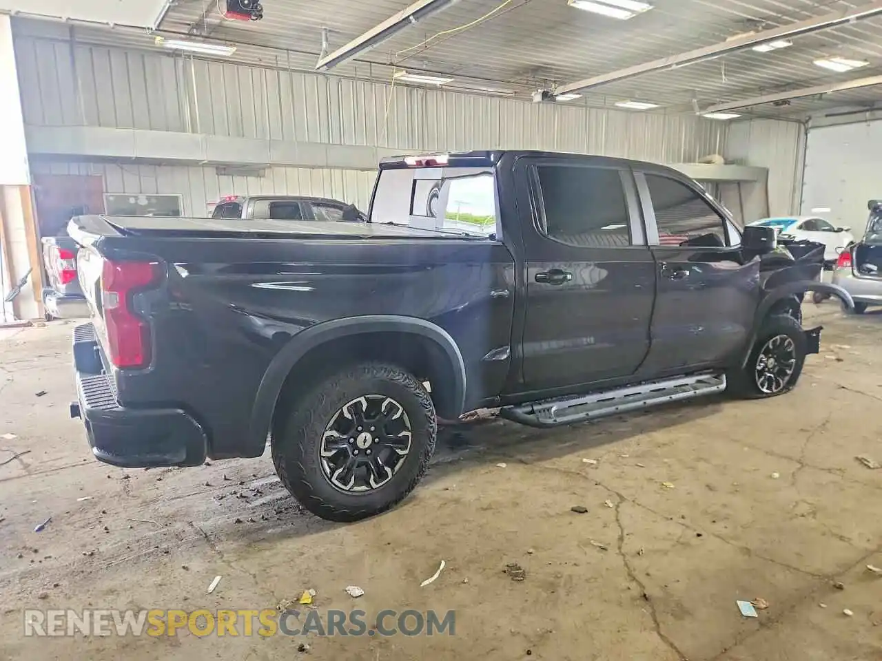 3 Photograph of a damaged car 3GCUDHEL2NG672782 CHEVROLET SILVERADO 2022